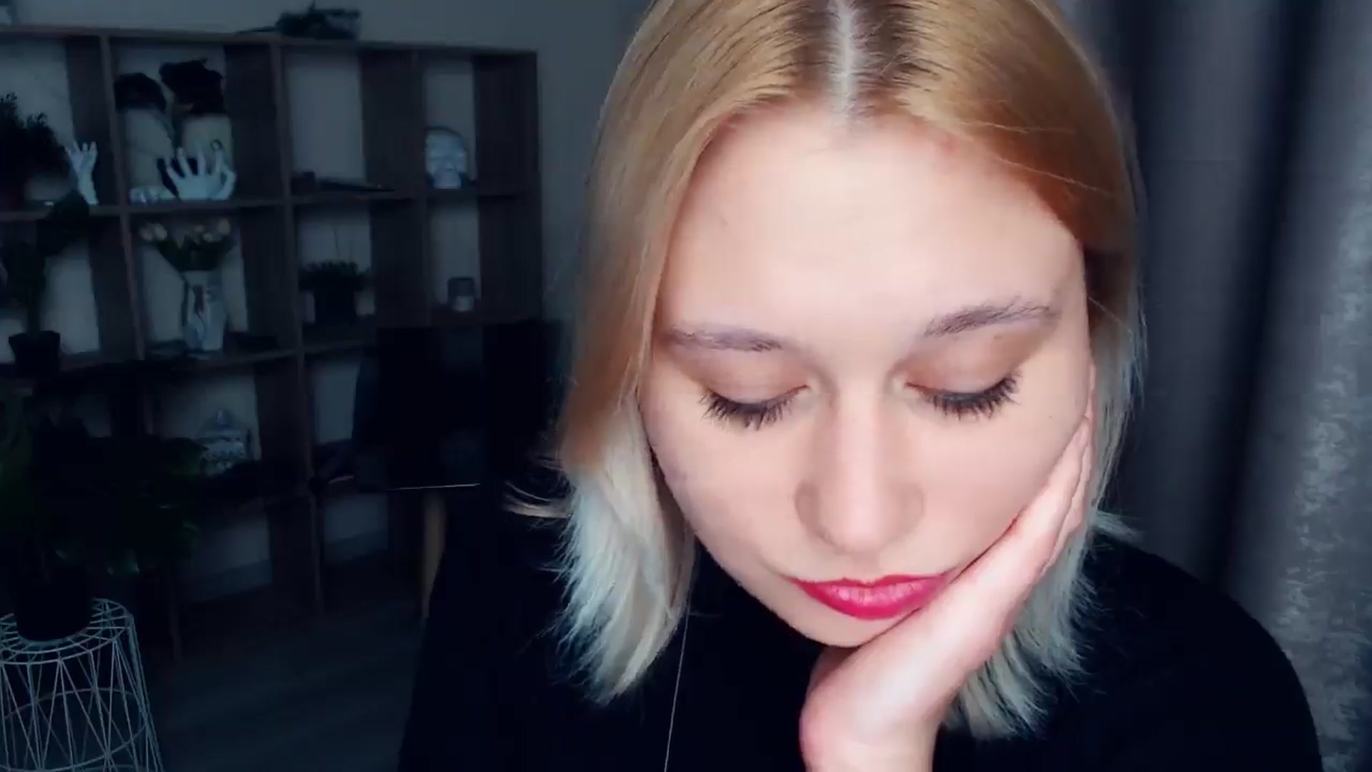 Gallery image thumbnail from Kukla_kolduna's myfreecams stream on, 03/05/2025, 19:04 image 2 of 20