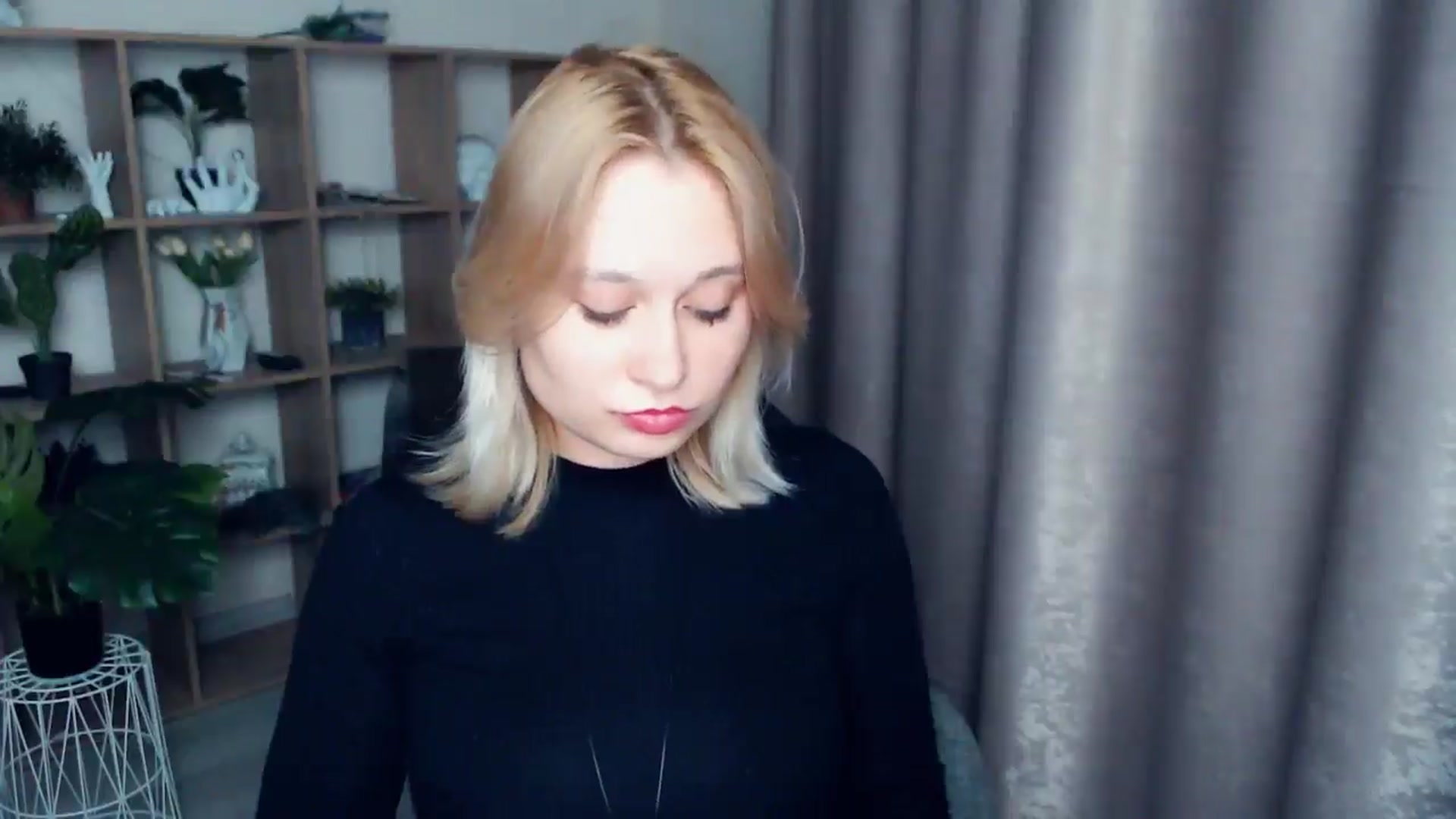 Gallery image thumbnail from Kukla_kolduna's myfreecams stream on, 03/05/2025, 19:04 image 17 of 20