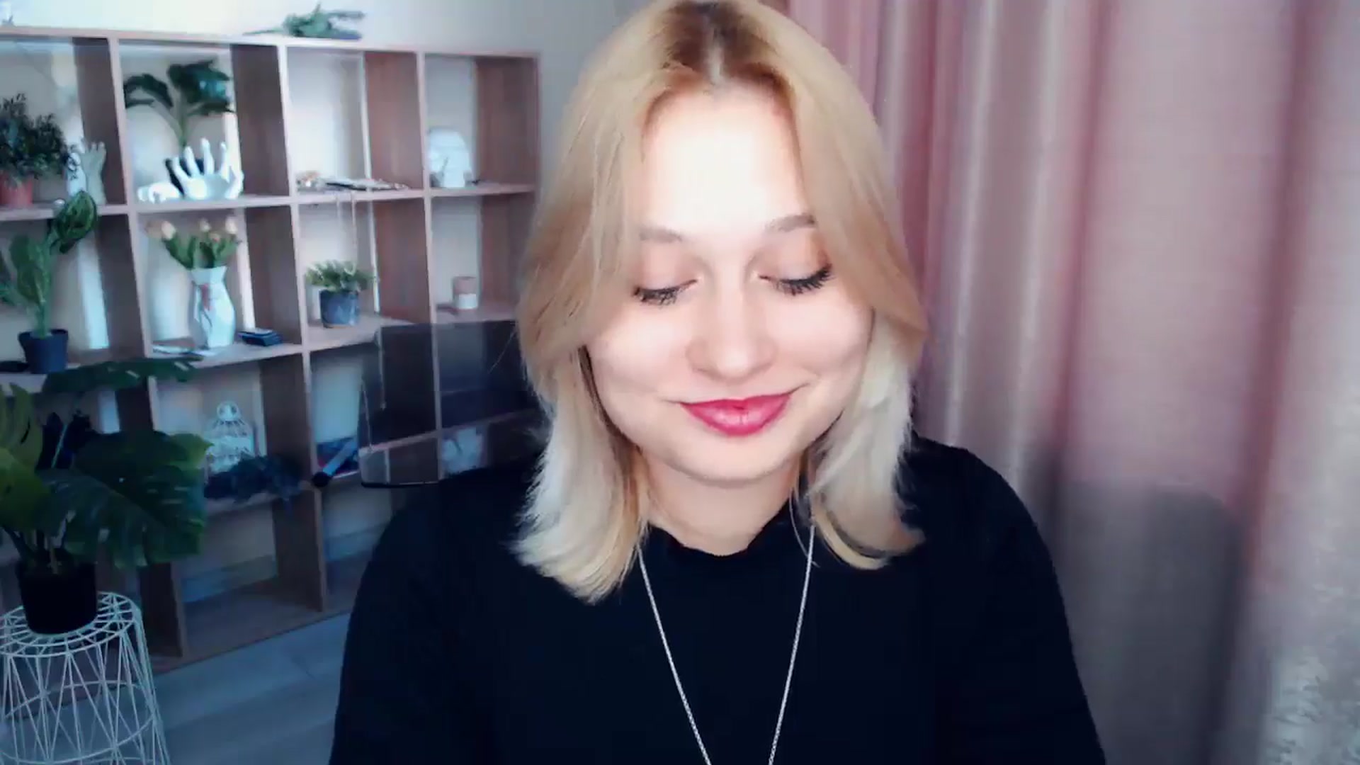 Gallery image thumbnail from Kukla_kolduna's myfreecams stream on, 03/06/2025, 15:51 image 7 of 20