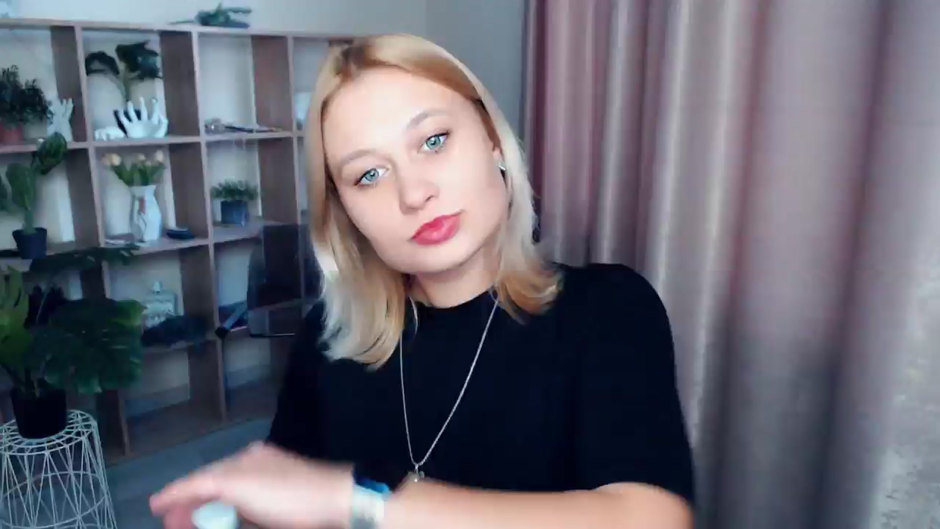 Gallery image thumbnail from Kukla_kolduna's myfreecams stream on, 03/06/2025, 15:51 image 16 of 20