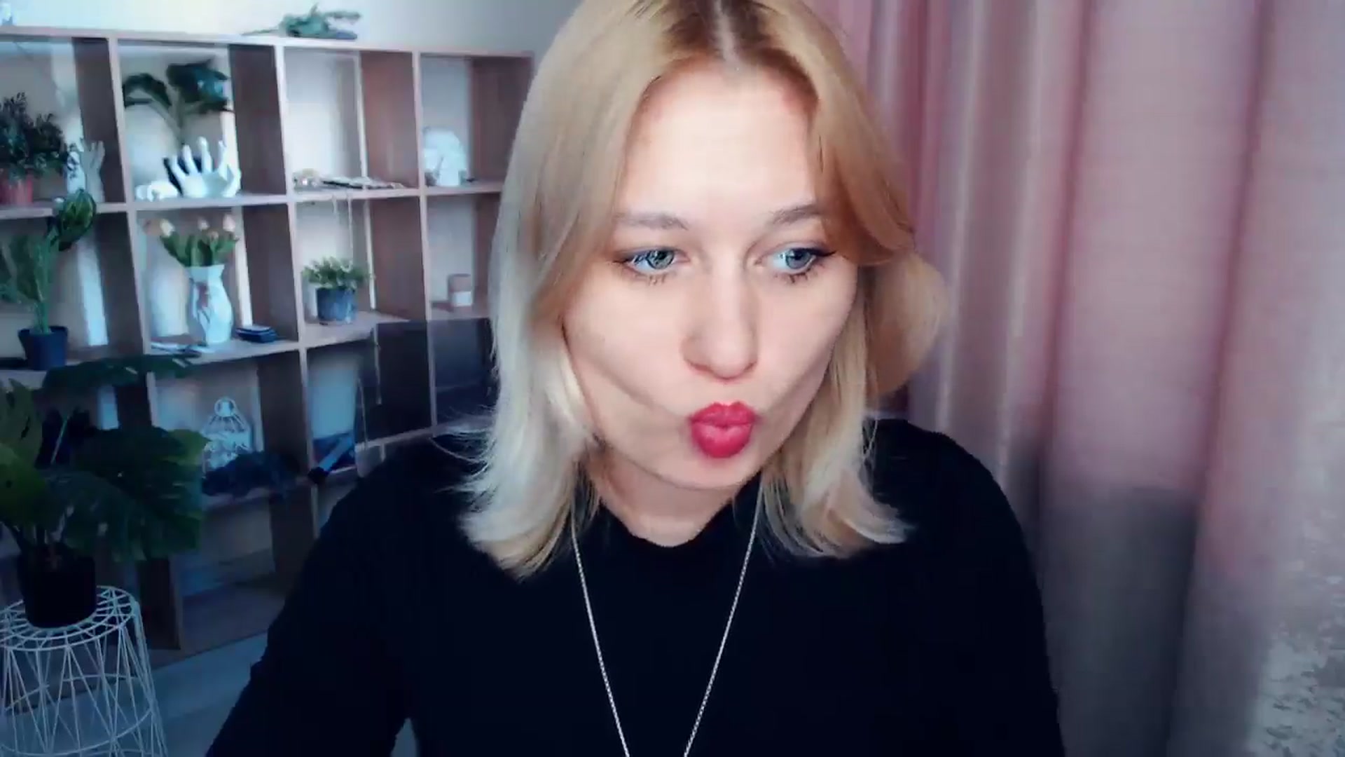 Gallery image thumbnail from Kukla_kolduna's myfreecams stream on, 03/06/2025, 15:51 image 3 of 20
