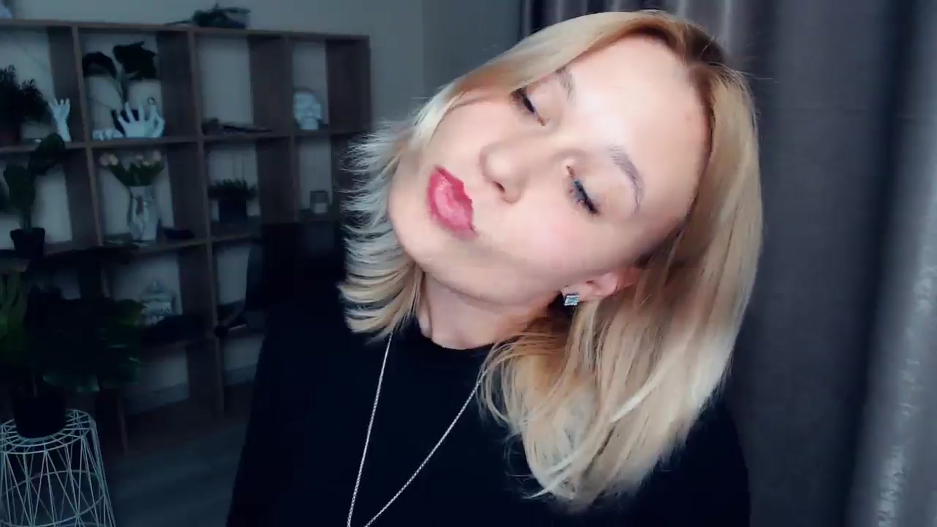 Gallery image thumbnail from Kukla_kolduna's myfreecams stream on, 03/06/2025, 18:50 image 5 of 20