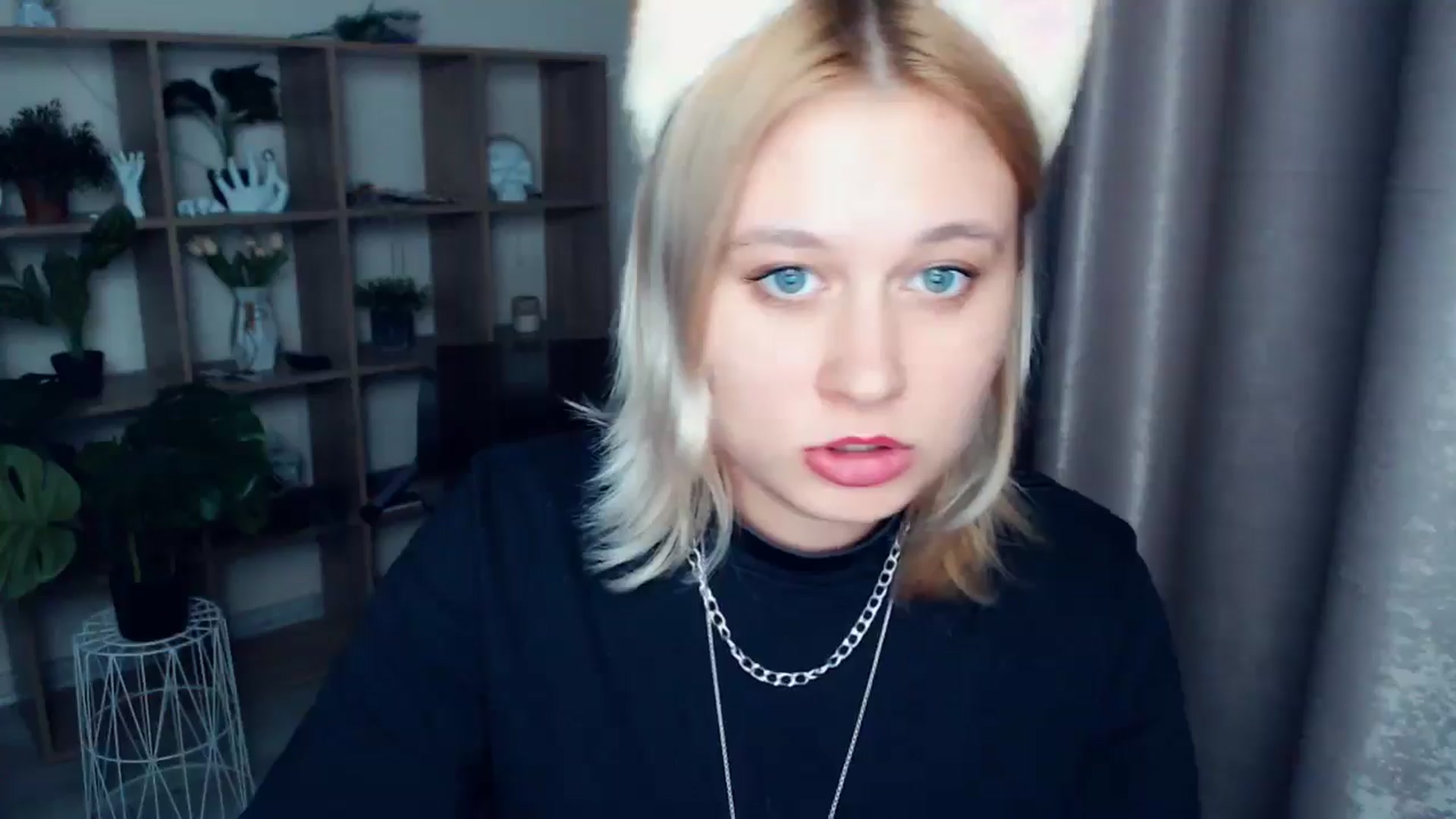 Gallery image thumbnail from Kukla_kolduna's myfreecams stream on, 03/07/2025, 18:08 image 16 of 20