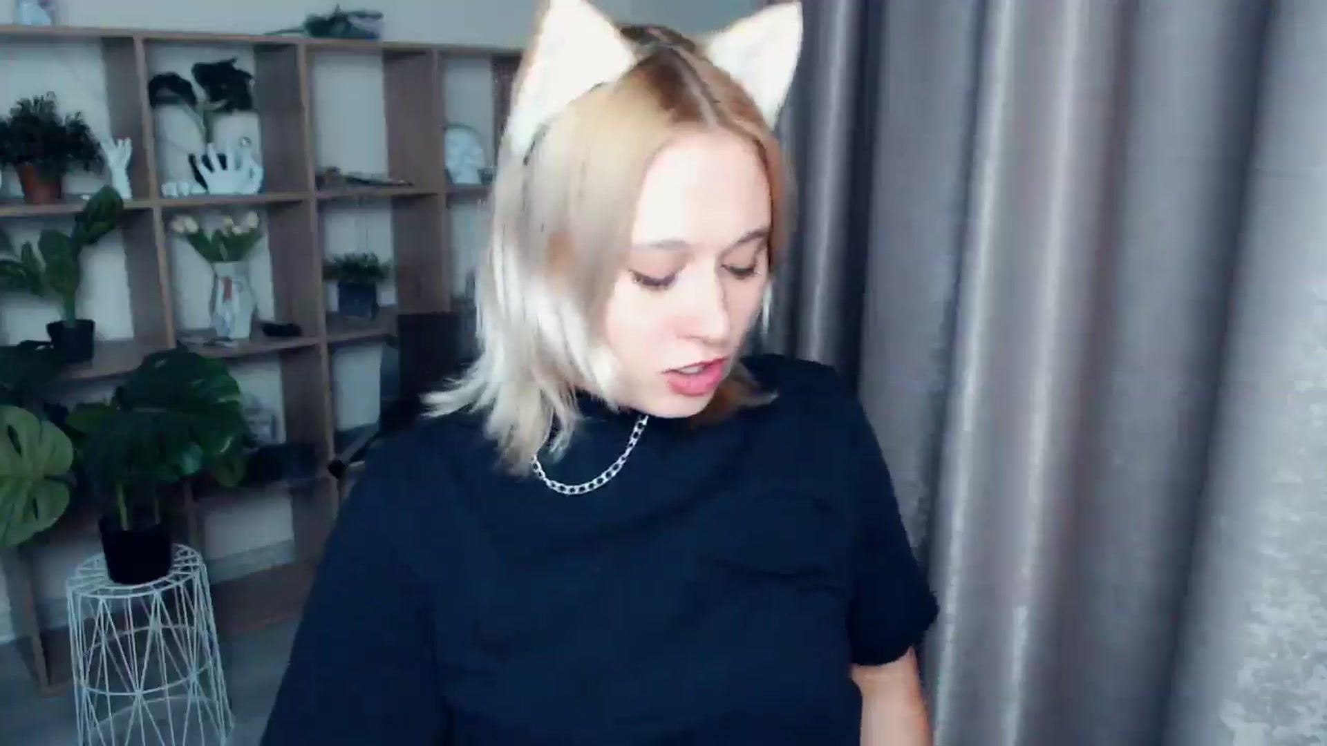 Gallery image thumbnail from Kukla_kolduna's myfreecams stream on, 03/07/2025, 18:08 image 15 of 20