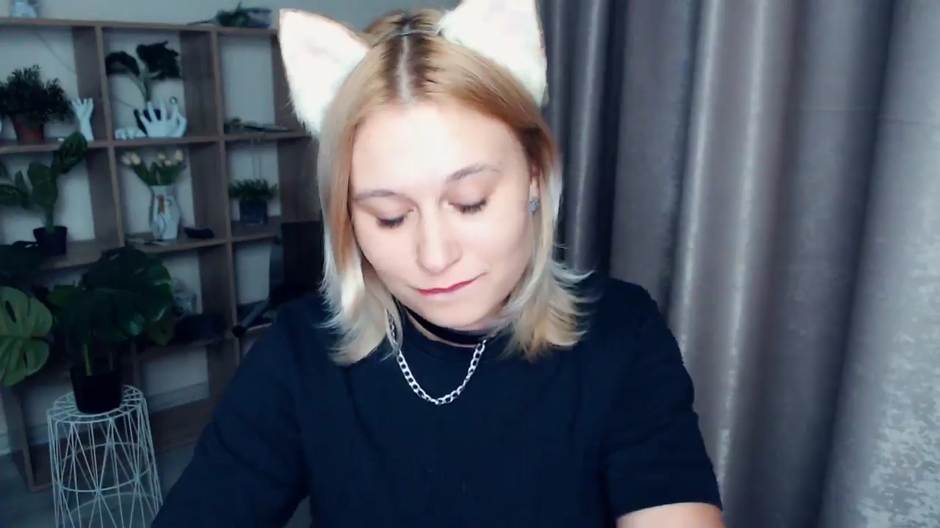 Gallery image thumbnail from Kukla_kolduna's myfreecams stream on, 03/07/2025, 18:08 image 11 of 20