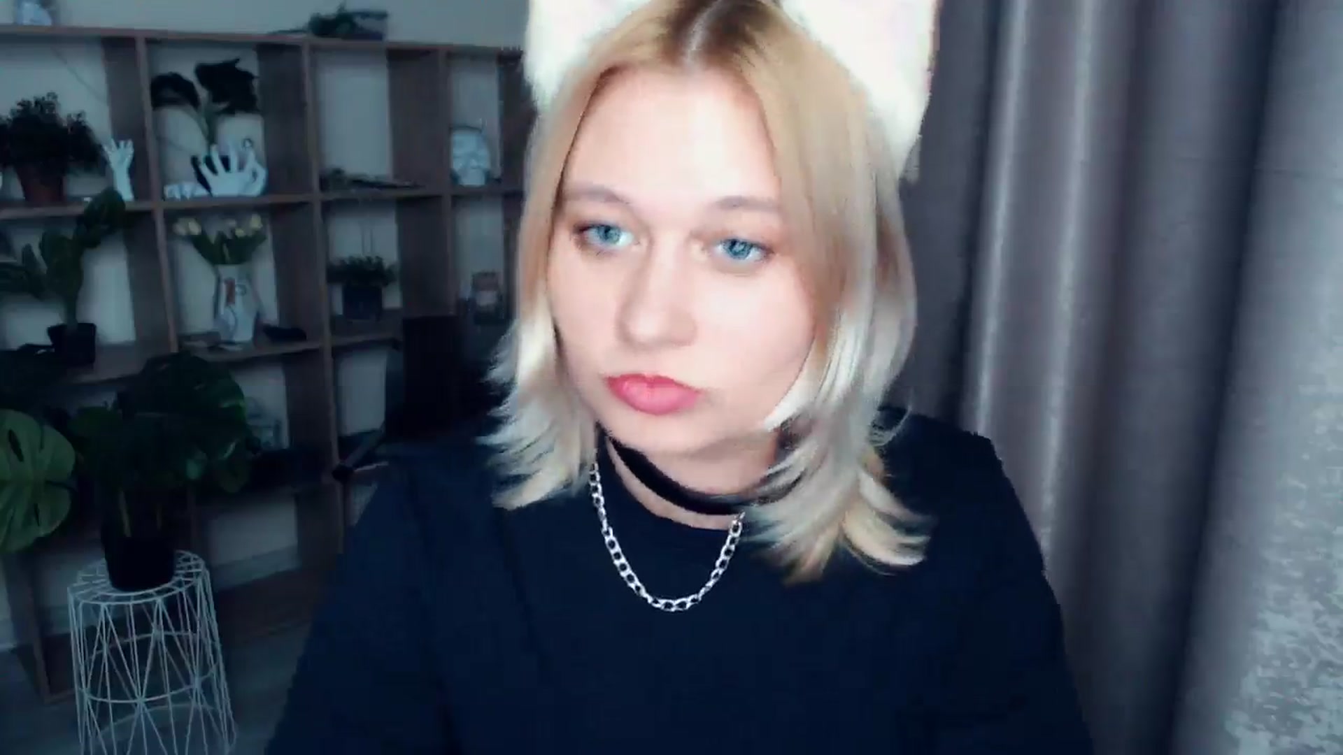 Gallery image thumbnail from Kukla_kolduna's myfreecams stream on, 03/07/2025, 18:08 image 12 of 20
