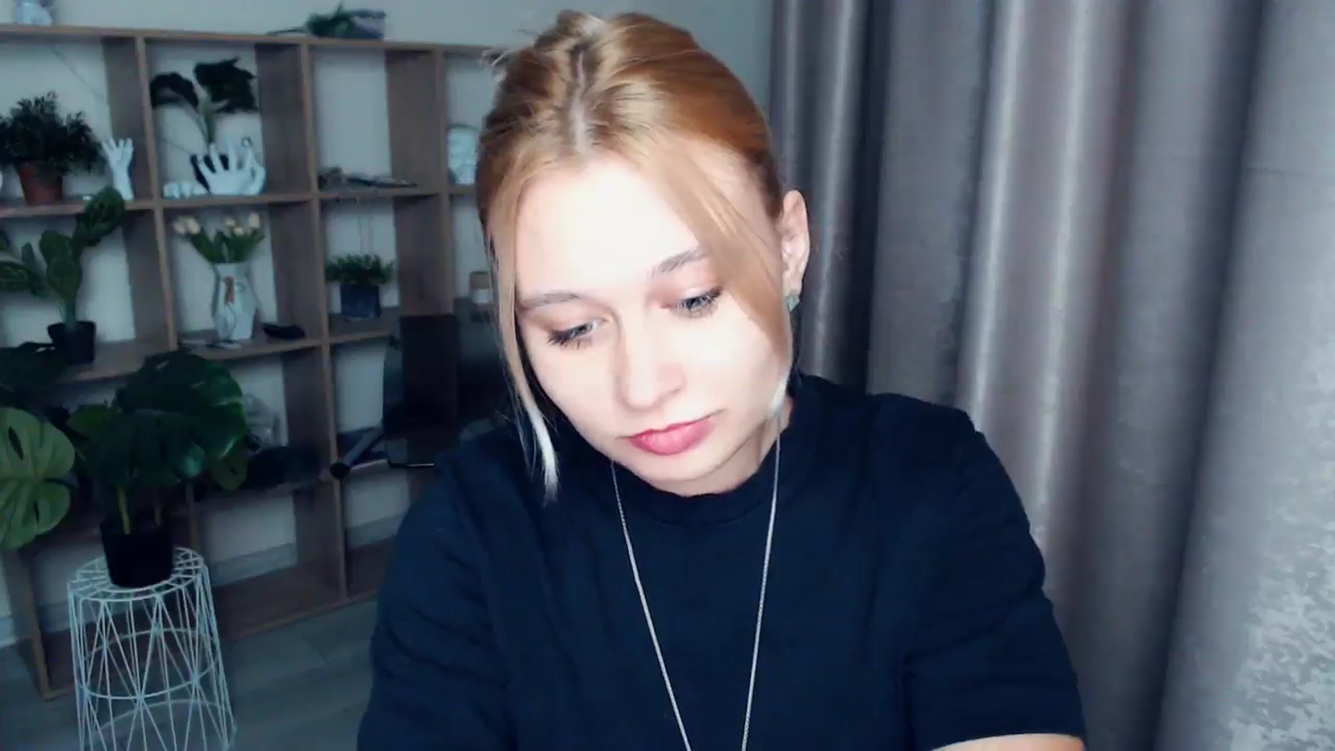 Gallery image thumbnail from Kukla_kolduna's myfreecams stream on, 03/07/2025, 19:04 image 16 of 20