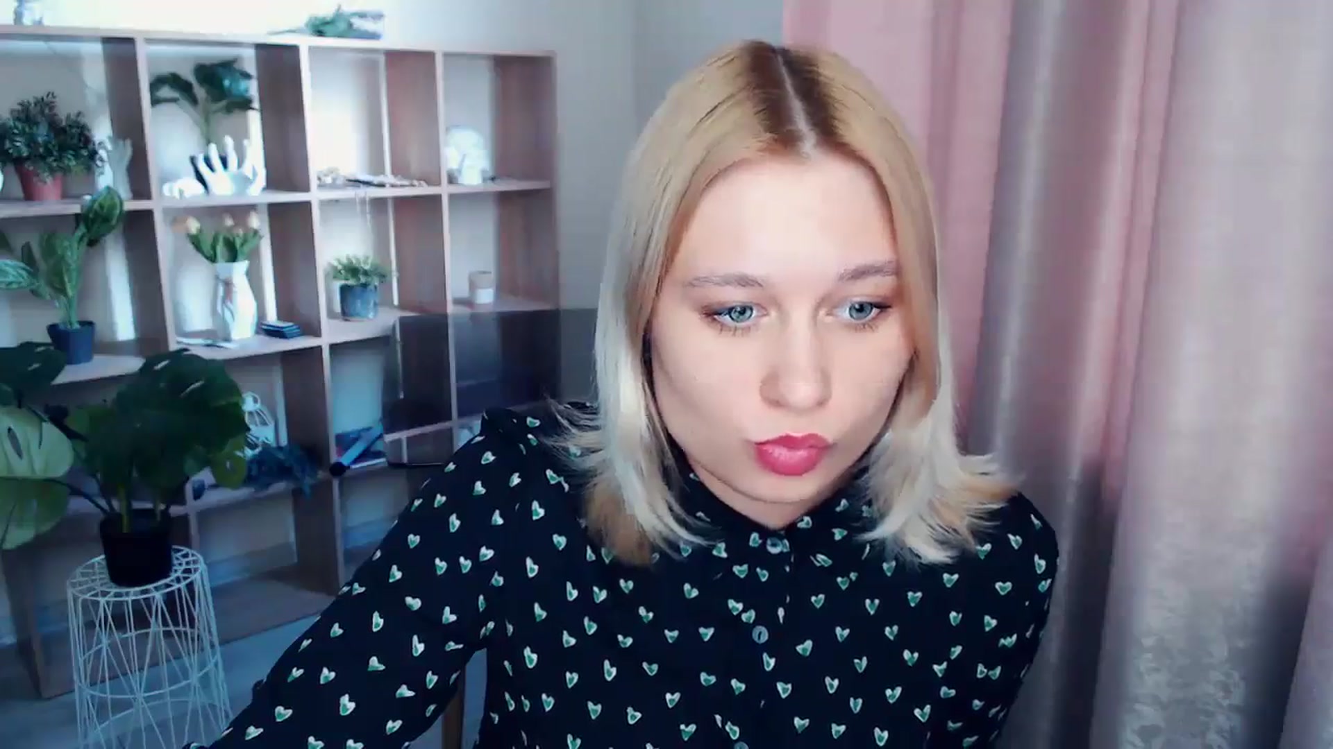 Gallery image thumbnail from Kukla_kolduna's myfreecams stream on, 03/08/2025, 15:19 image 11 of 20