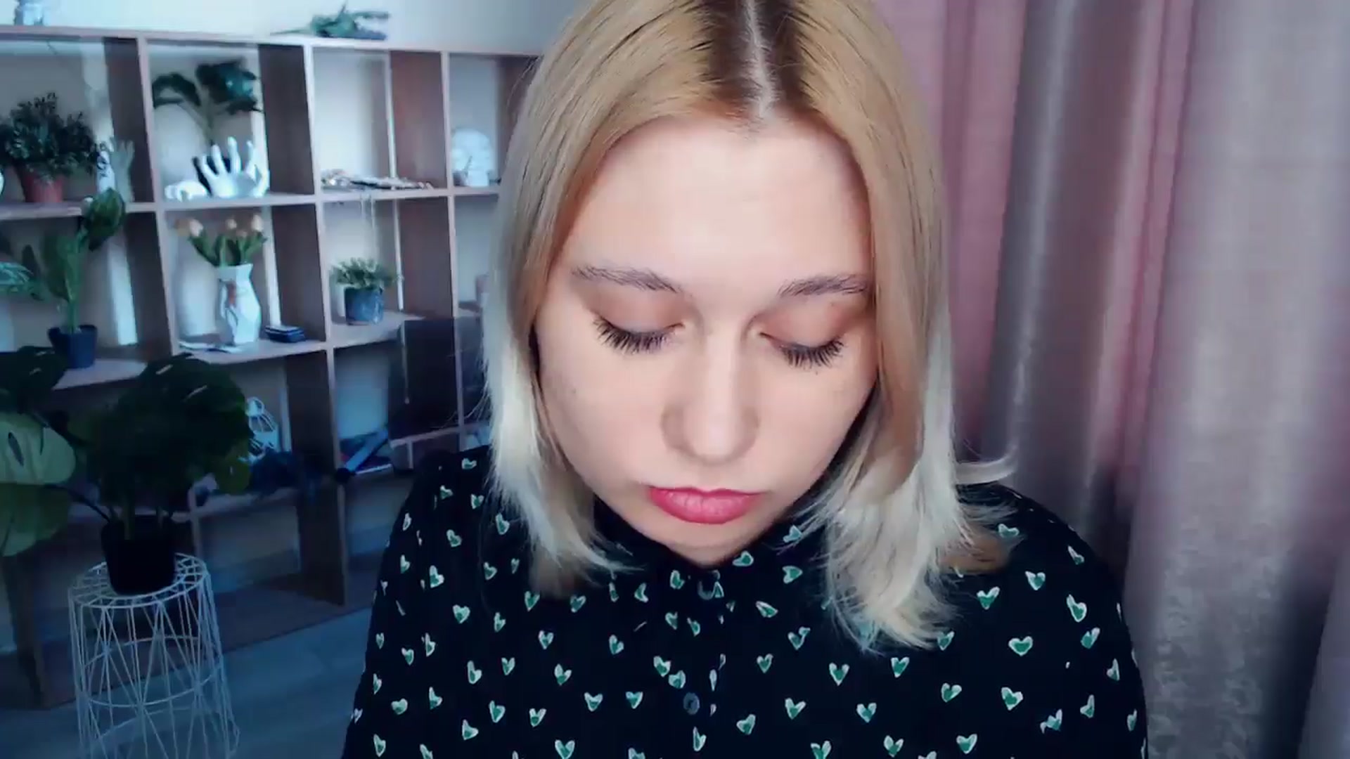 Gallery image thumbnail from Kukla_kolduna's myfreecams stream on, 03/08/2025, 15:19 image 12 of 20