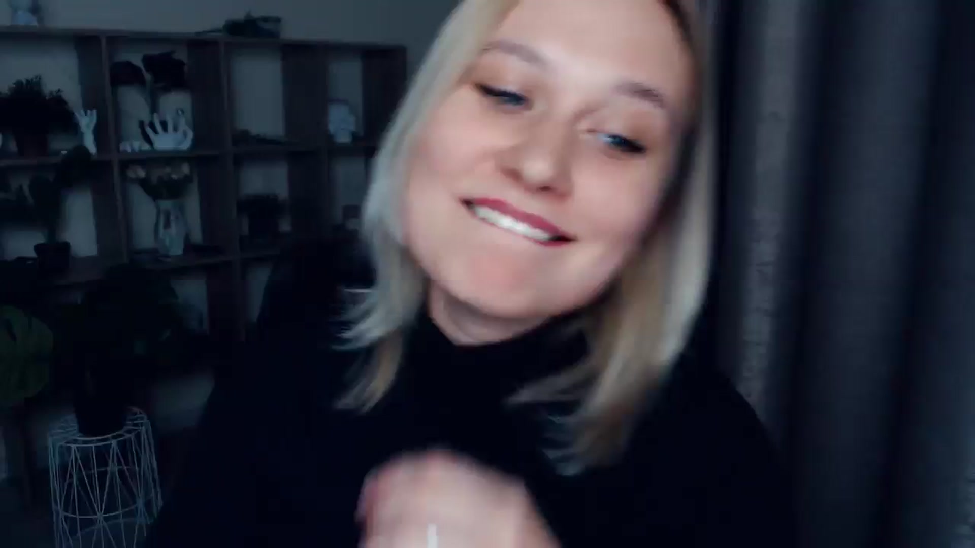 Gallery image thumbnail from Kukla_kolduna's myfreecams stream on, 03/09/2025, 18:18 image 13 of 20