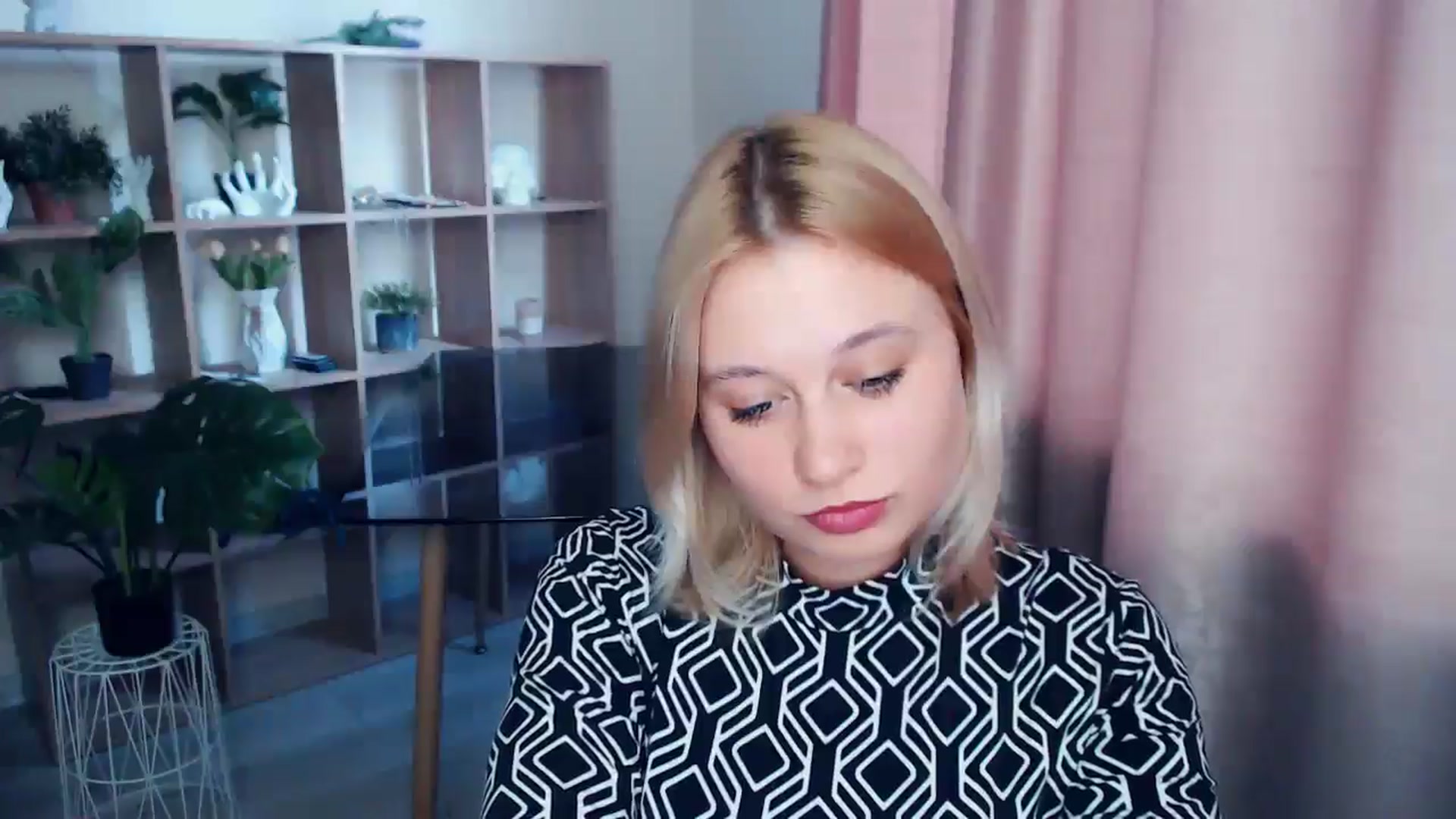 Gallery image thumbnail from Kukla_kolduna's myfreecams stream on, 03/12/2025, 15:06 image 16 of 20