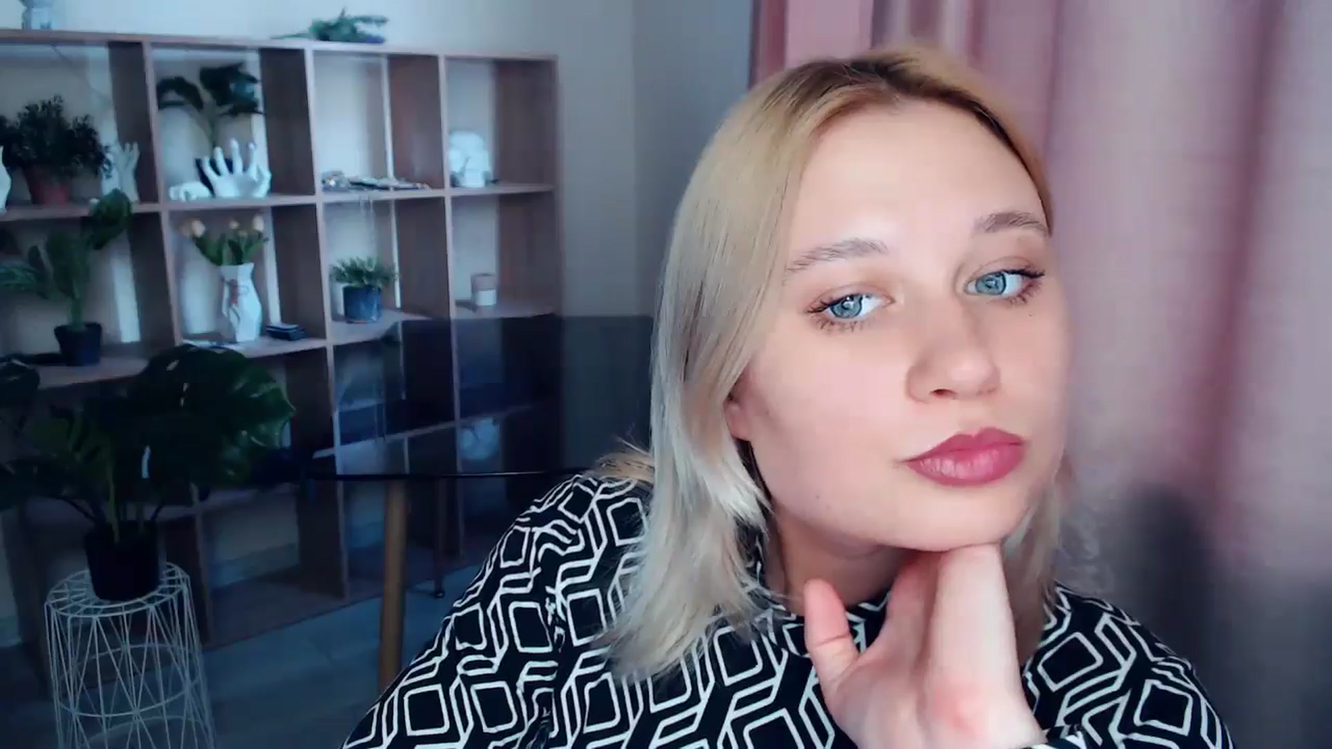 Gallery image thumbnail from Kukla_kolduna's myfreecams stream on, 03/12/2025, 15:06 image 19 of 20