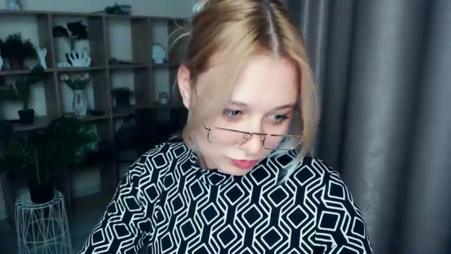 Gallery image thumbnail from Kukla_kolduna's myfreecams stream on, 03/12/2025, 19:23 image 10 of 20