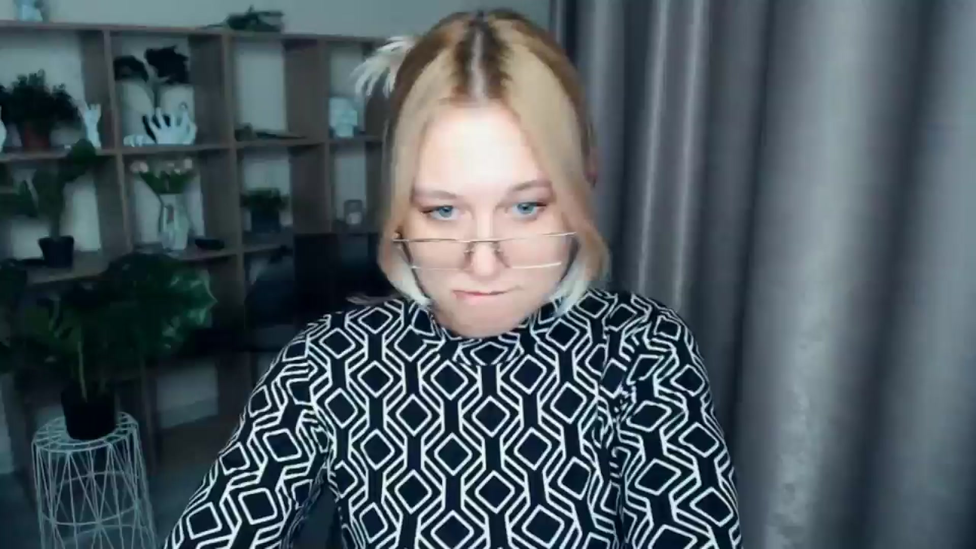 Gallery image thumbnail from Kukla_kolduna's myfreecams stream on, 03/12/2025, 19:23 image 13 of 20