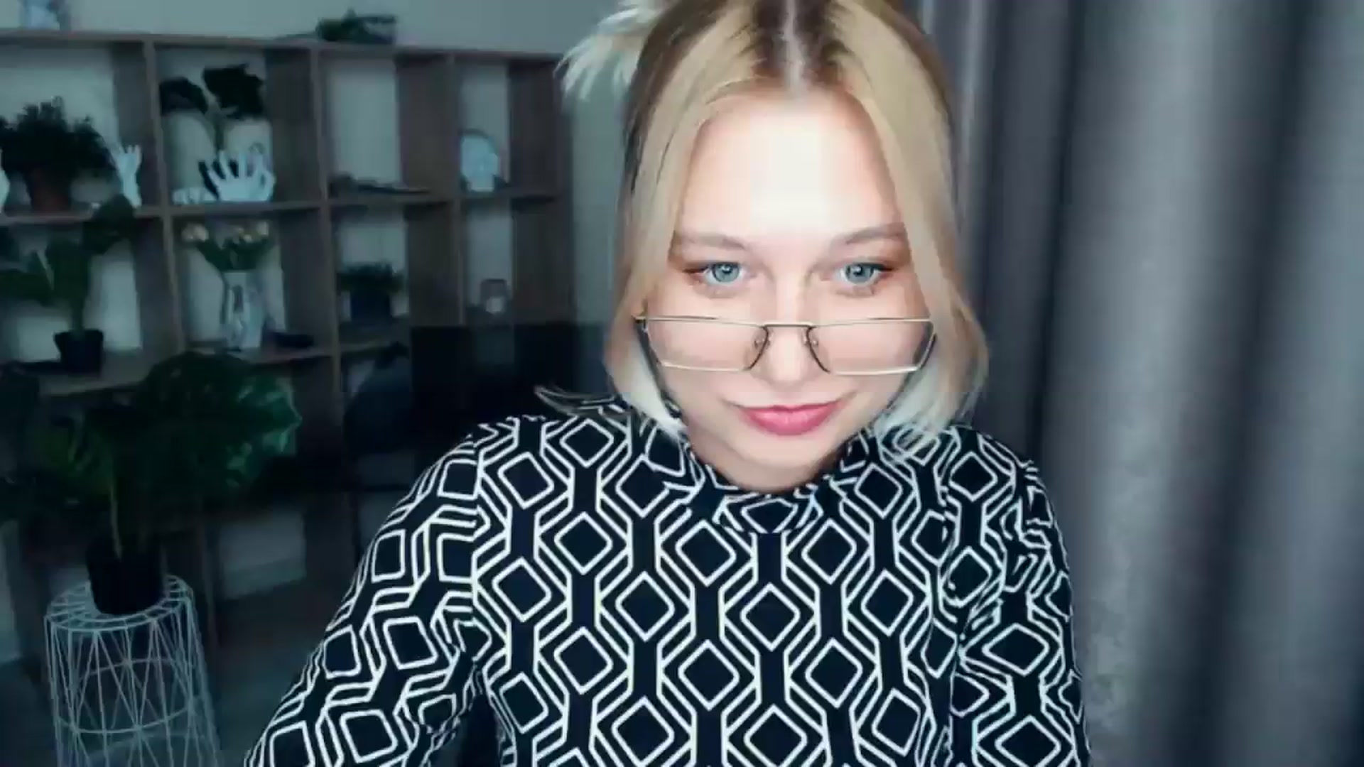 Gallery image thumbnail from Kukla_kolduna's myfreecams stream on, 03/12/2025, 19:23 image 15 of 20
