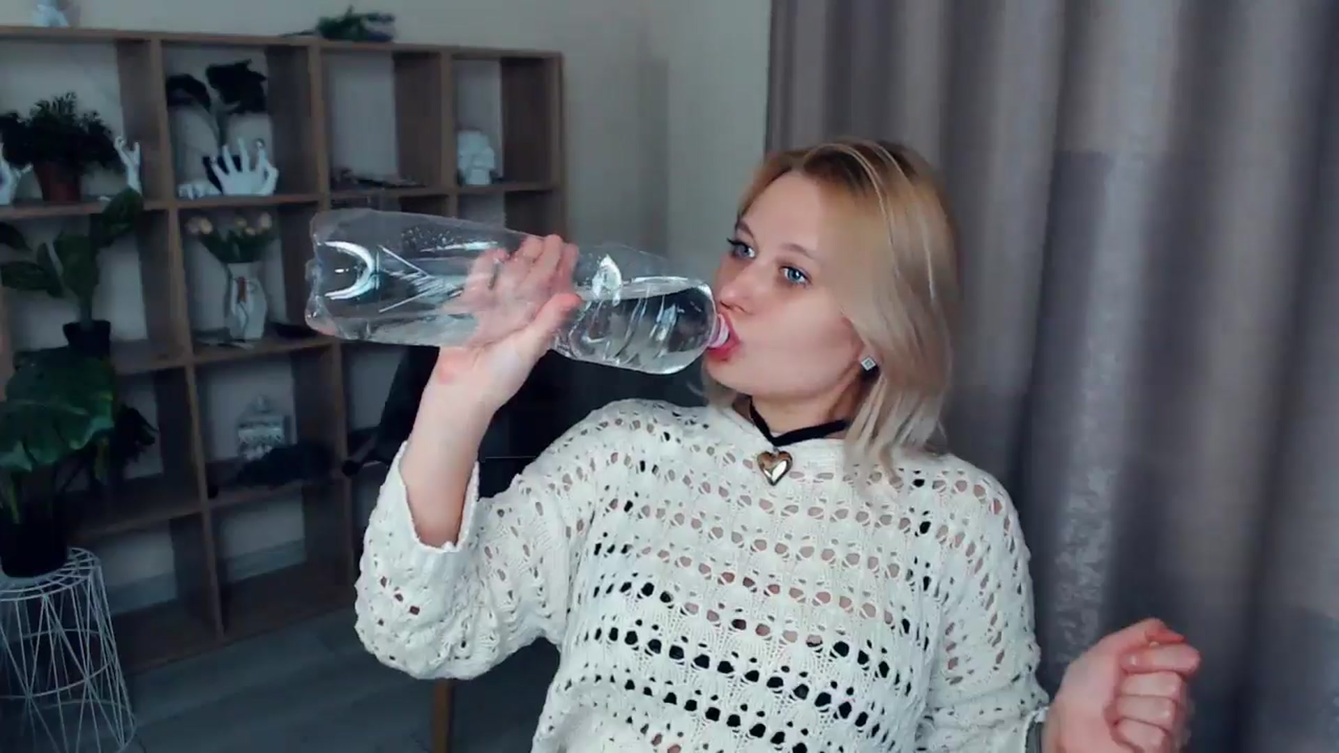Gallery image thumbnail from Kukla_kolduna's myfreecams stream on, 03/14/2025, 17:23 image 17 of 20