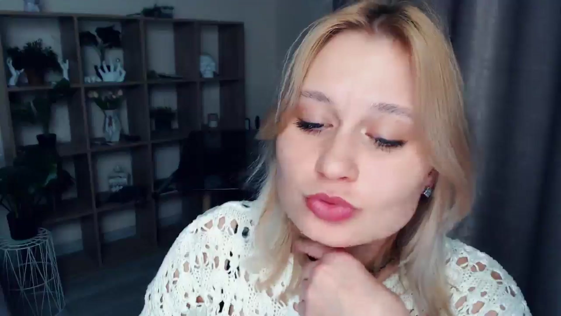 Gallery image thumbnail from Kukla_kolduna's myfreecams stream on, 03/14/2025, 17:23 image 5 of 20