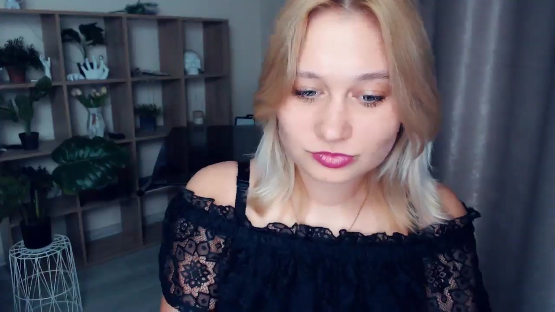 Gallery image thumbnail from Kukla_kolduna's myfreecams stream on, 03/15/2025, 17:09 image 4 of 20