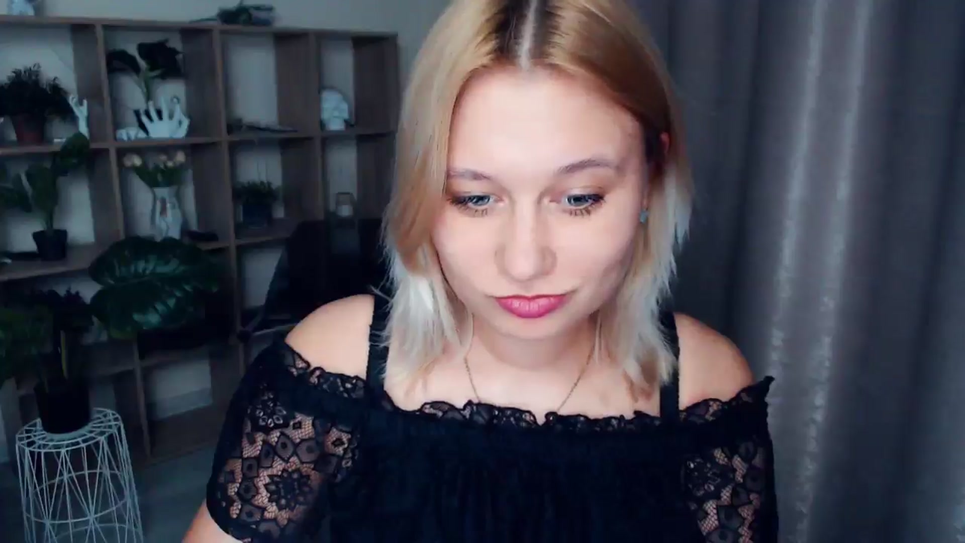 Gallery image thumbnail from Kukla_kolduna's myfreecams stream on, 03/15/2025, 17:09 image 7 of 20