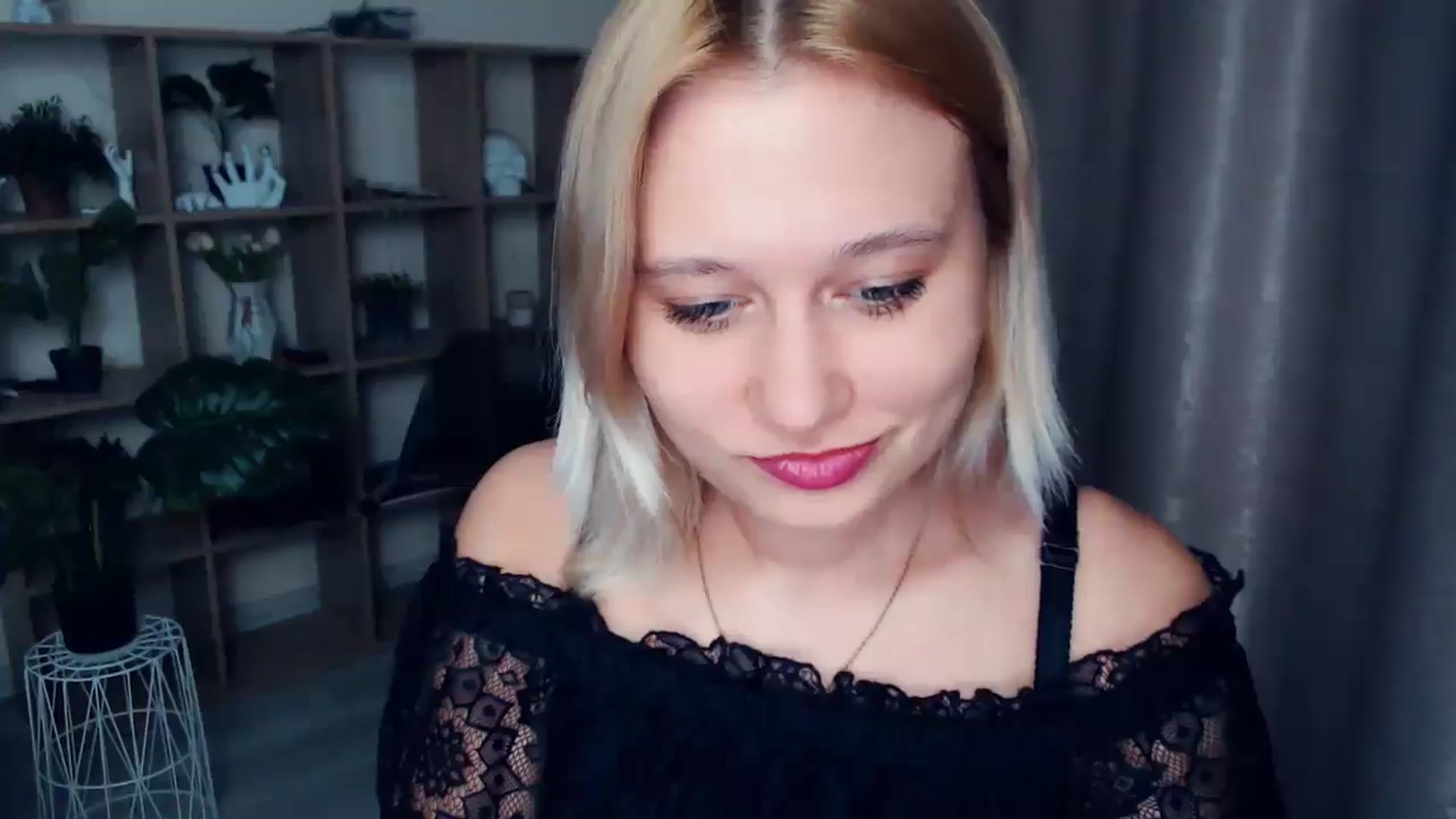 Gallery image thumbnail from Kukla_kolduna's myfreecams stream on, 03/15/2025, 17:09 image 12 of 20