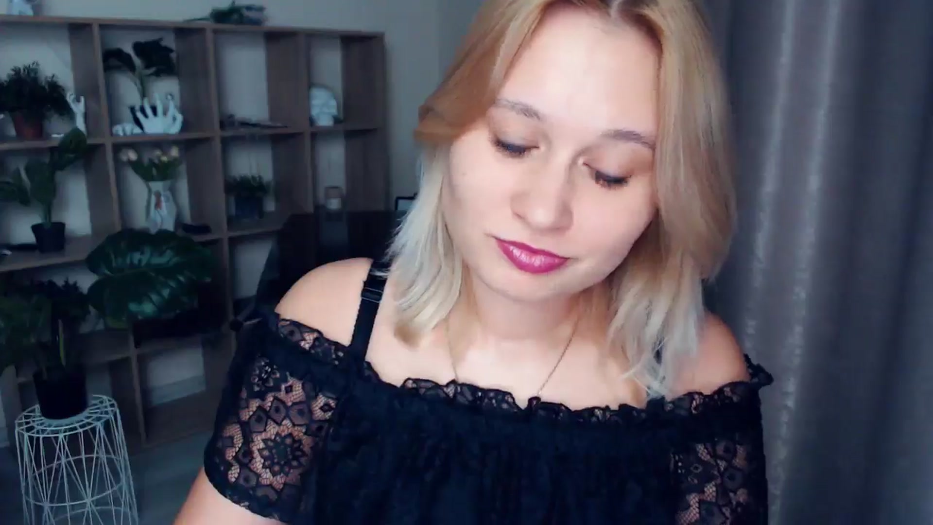 Gallery image thumbnail from Kukla_kolduna's myfreecams stream on, 03/15/2025, 17:09 image 3 of 20