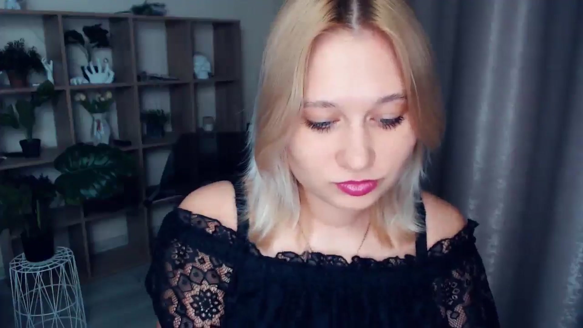 Gallery image thumbnail from Kukla_kolduna's myfreecams stream on, 03/15/2025, 17:09 image 2 of 20