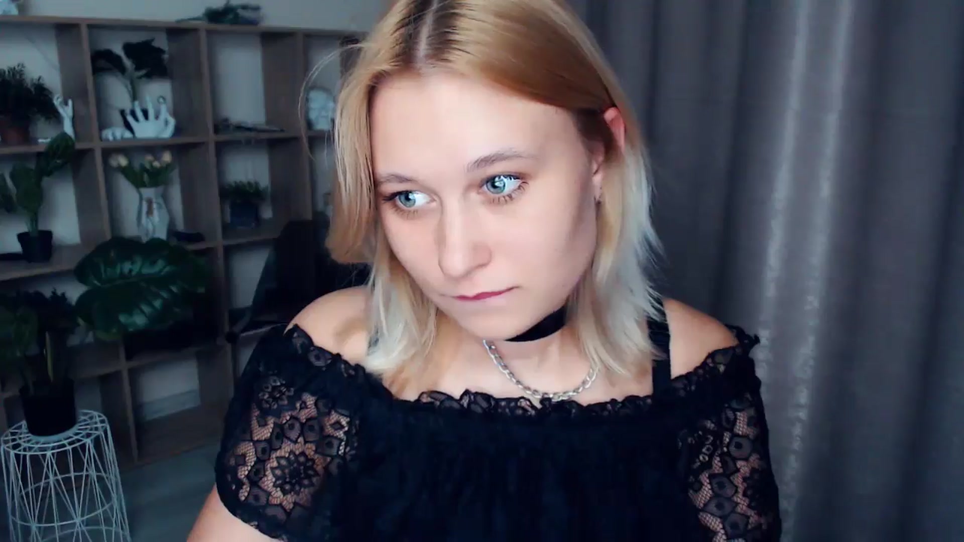 Gallery image thumbnail from Kukla_kolduna's myfreecams stream on, 03/15/2025, 17:09 image 16 of 20