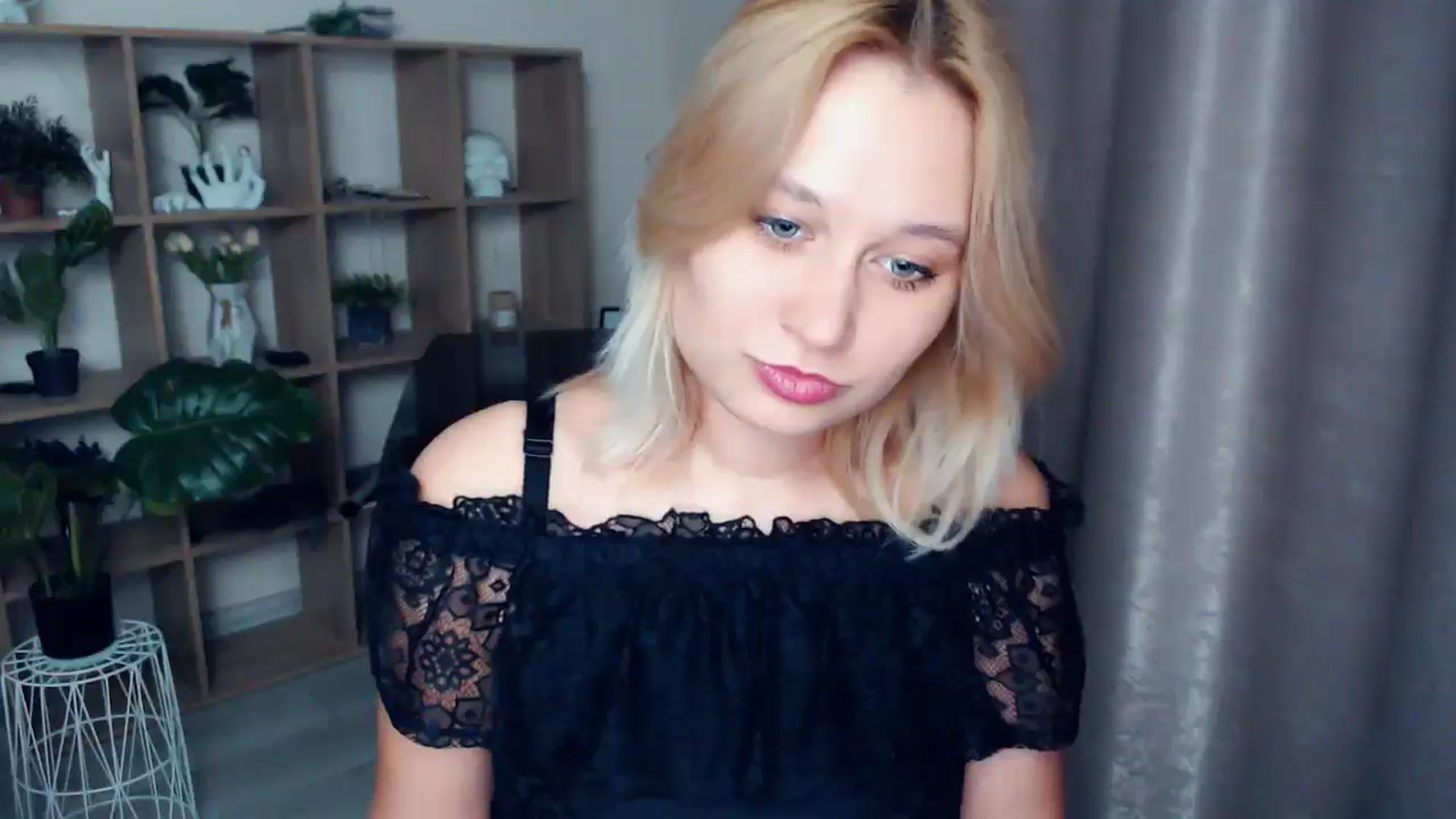 Gallery image thumbnail from Kukla_kolduna's myfreecams stream on, 03/15/2025, 17:09 image 15 of 20
