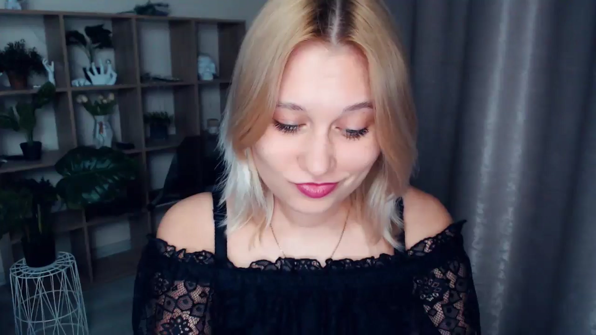 Gallery image thumbnail from Kukla_kolduna's myfreecams stream on, 03/15/2025, 17:09 image 6 of 20