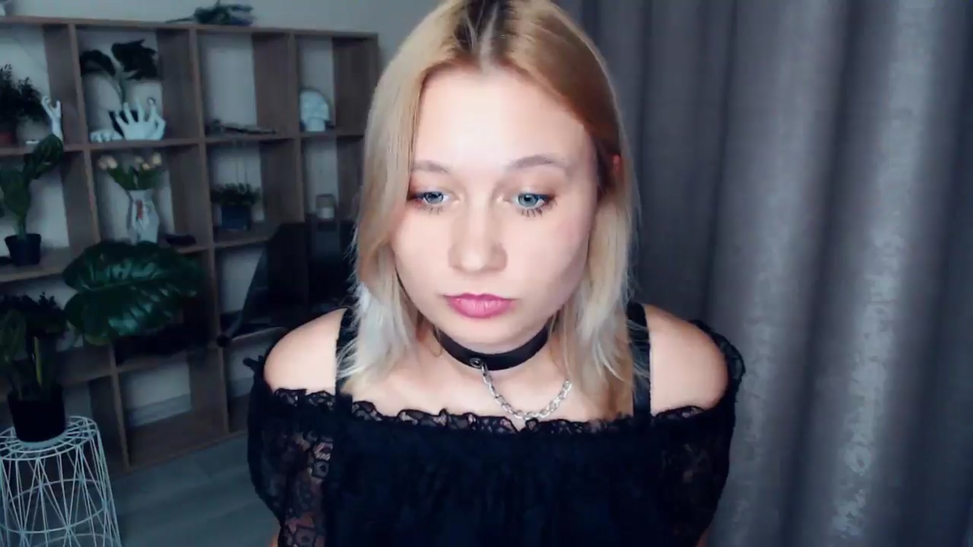 Gallery image thumbnail from Kukla_kolduna's myfreecams stream on, 03/15/2025, 18:20 image 18 of 20