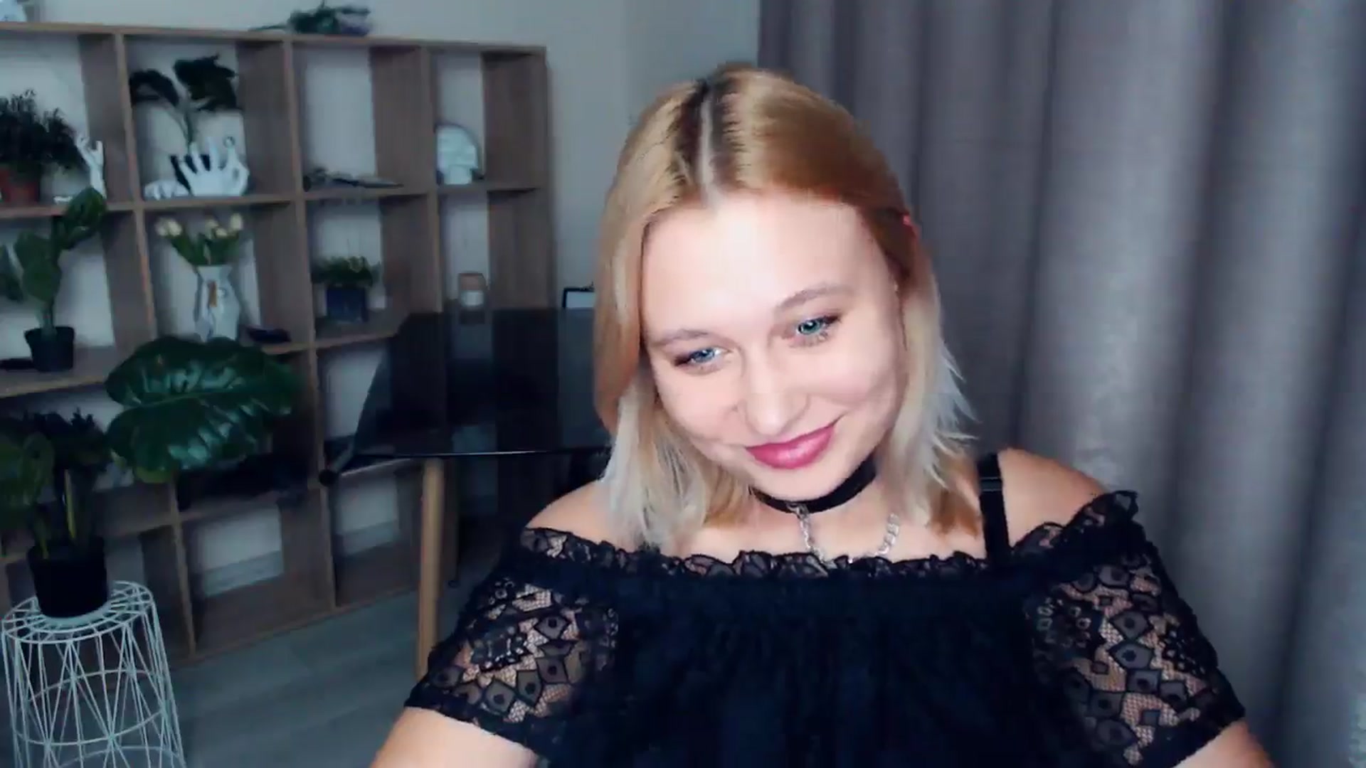 Gallery image thumbnail from Kukla_kolduna's myfreecams stream on, 03/15/2025, 18:20 image 15 of 20