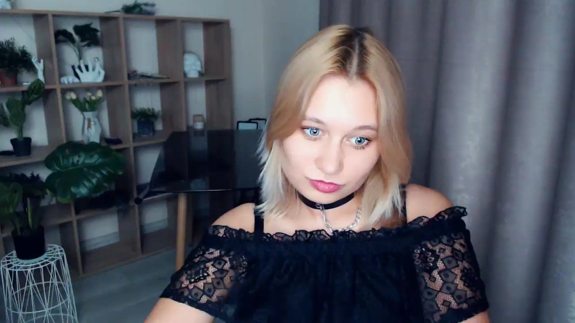 Gallery image thumbnail from Kukla_kolduna's myfreecams stream on, 03/15/2025, 18:20 image 14 of 20