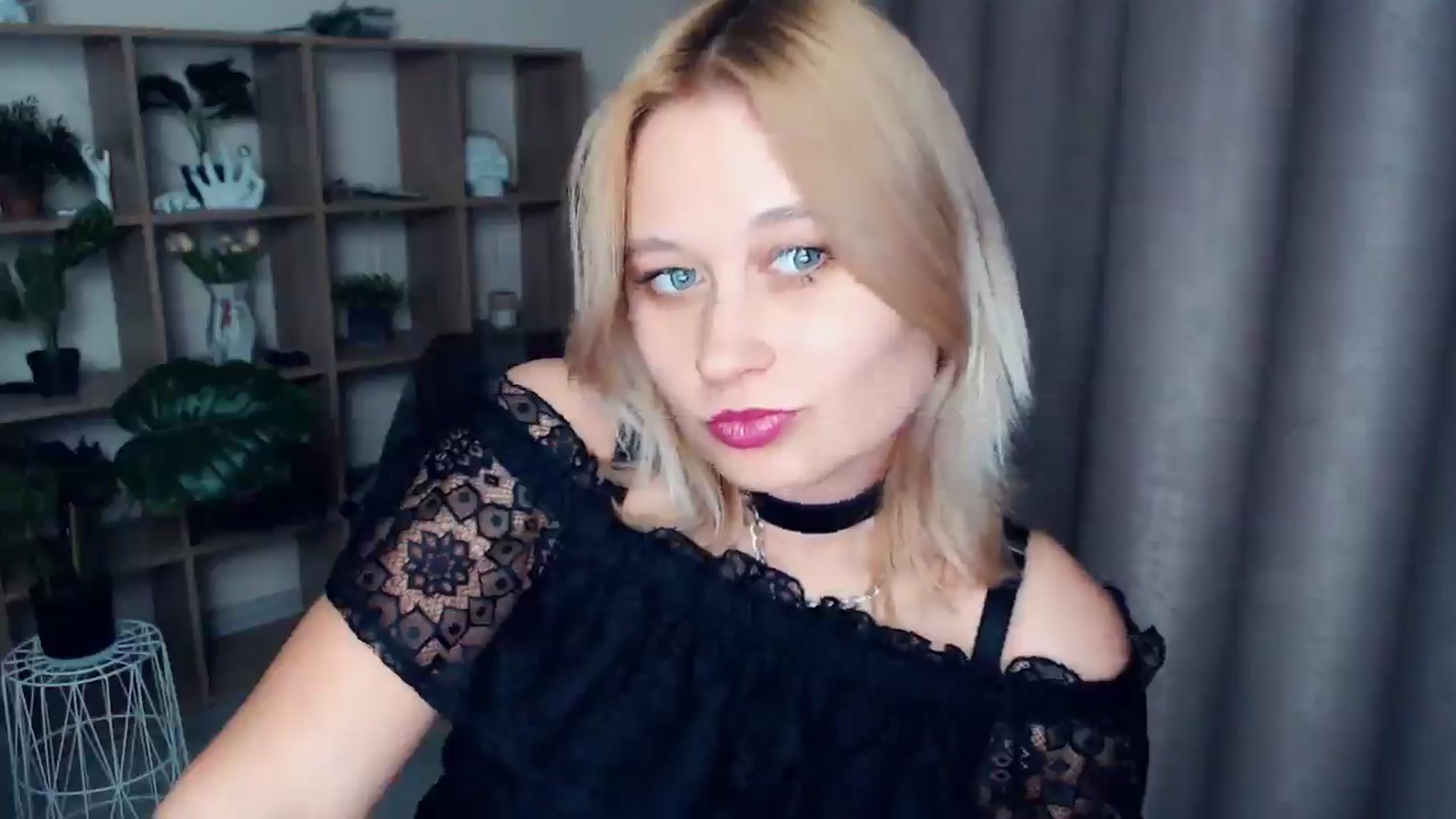 Gallery image thumbnail from Kukla_kolduna's myfreecams stream on, 03/15/2025, 18:20 image 4 of 20