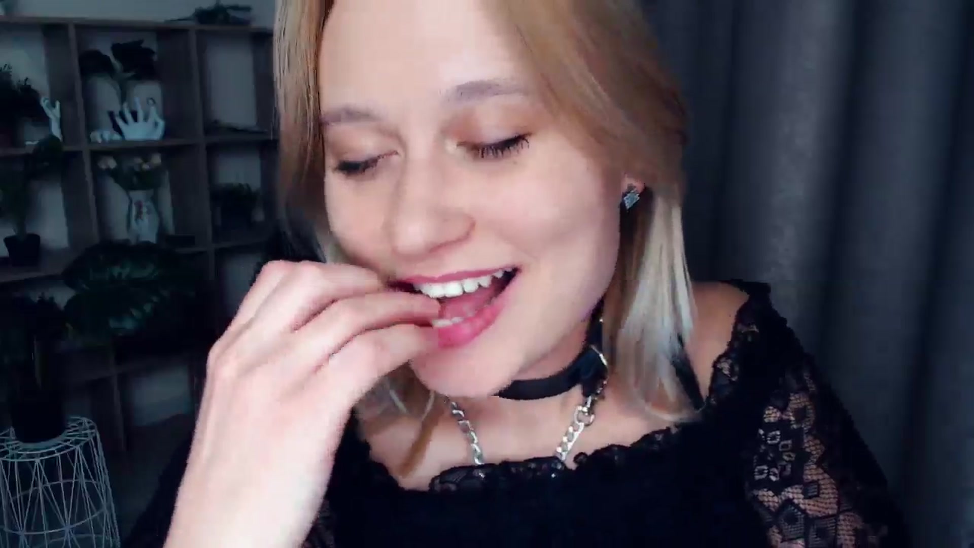 Gallery image thumbnail from Kukla_kolduna's myfreecams stream on, 03/15/2025, 19:14 image 17 of 20