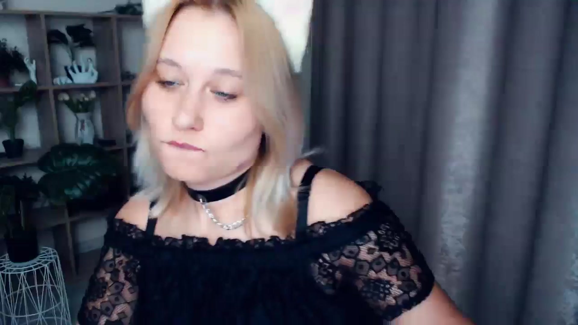 Gallery image thumbnail from Kukla_kolduna's myfreecams stream on, 03/15/2025, 19:14 image 3 of 20
