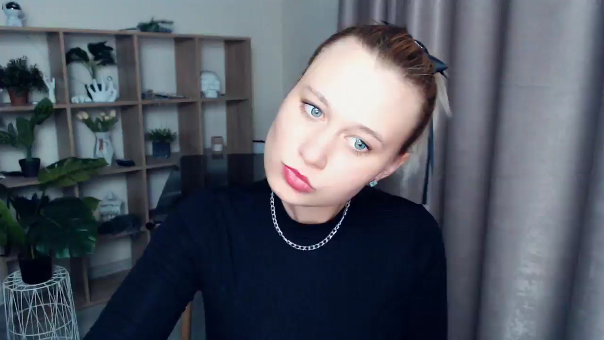 Gallery image thumbnail from Kukla_kolduna's myfreecams stream on, 03/19/2025, 17:30 image 1 of 20