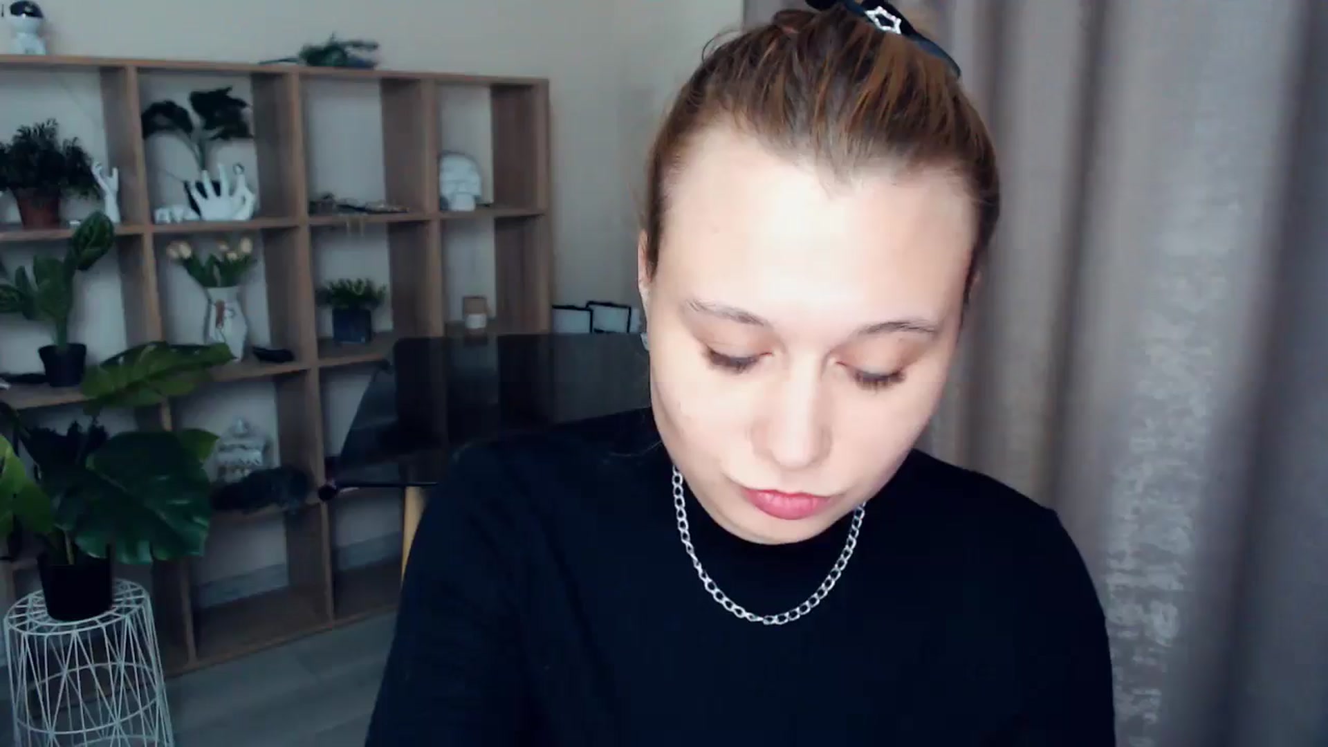 Gallery image thumbnail from Kukla_kolduna's myfreecams stream on, 03/19/2025, 17:30 image 15 of 20