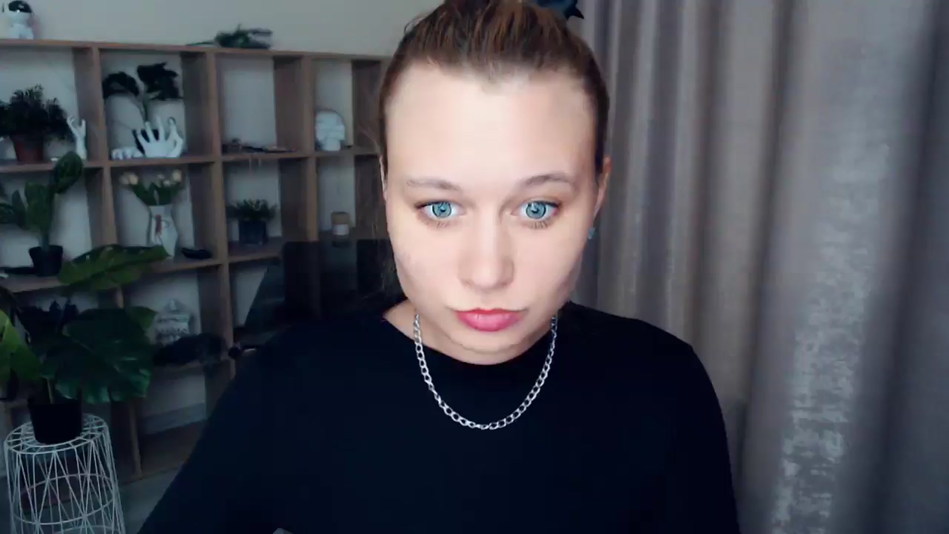 Gallery image thumbnail from Kukla_kolduna's myfreecams stream on, 03/19/2025, 17:30 image 9 of 20