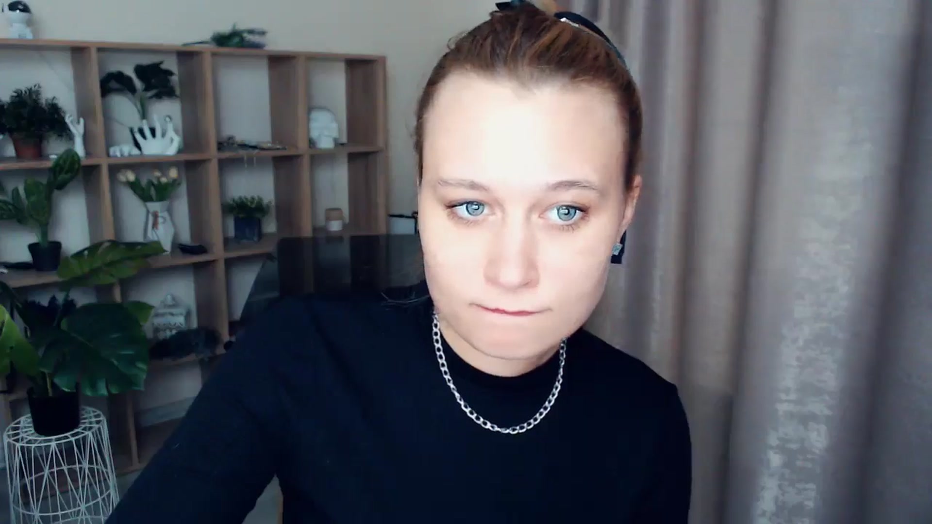Gallery image thumbnail from Kukla_kolduna's myfreecams stream on, 03/19/2025, 17:30 image 14 of 20