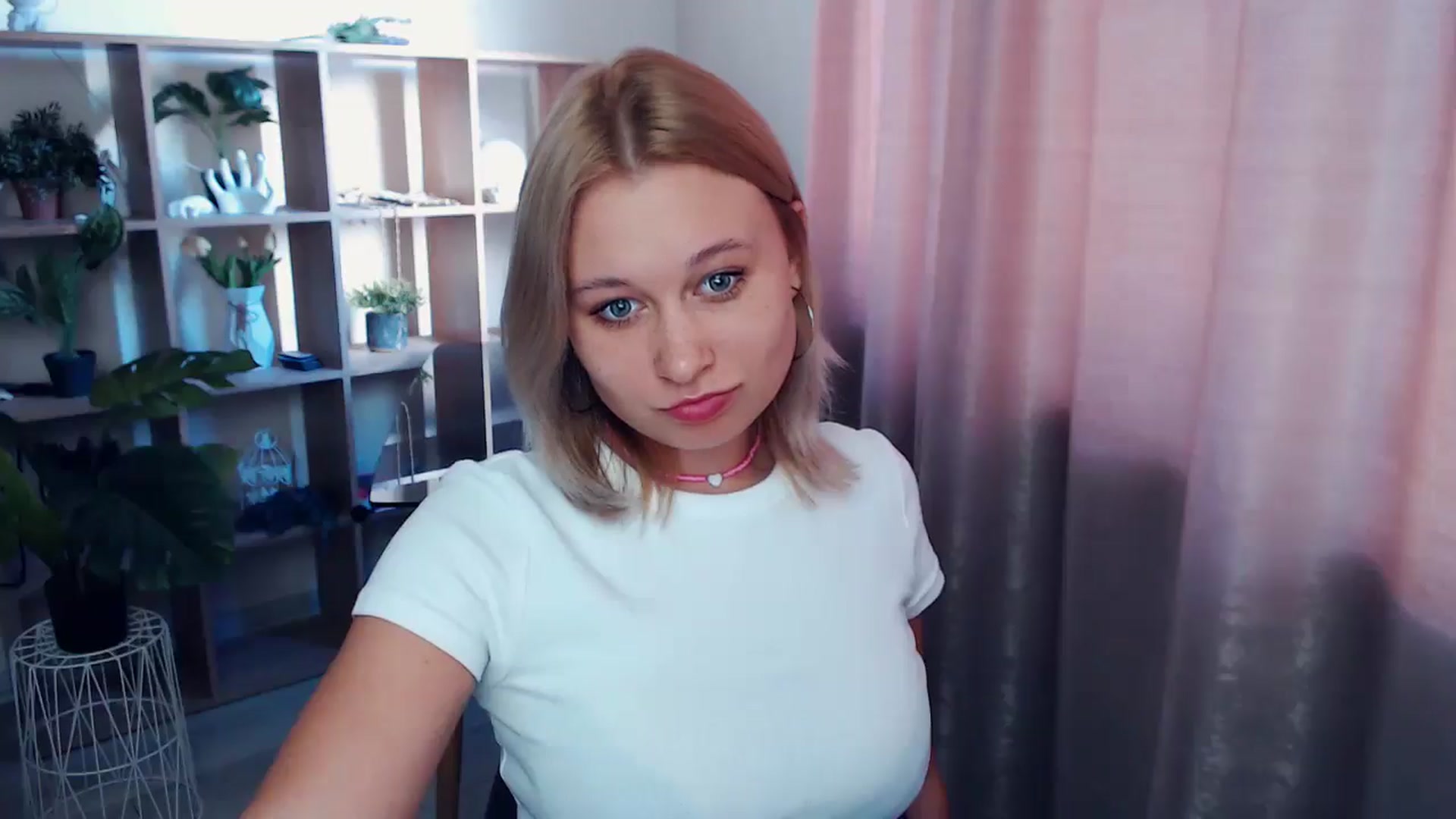 Gallery image thumbnail from Kukla_kolduna's myfreecams stream on, 03/20/2025, 15:35 image 4 of 20