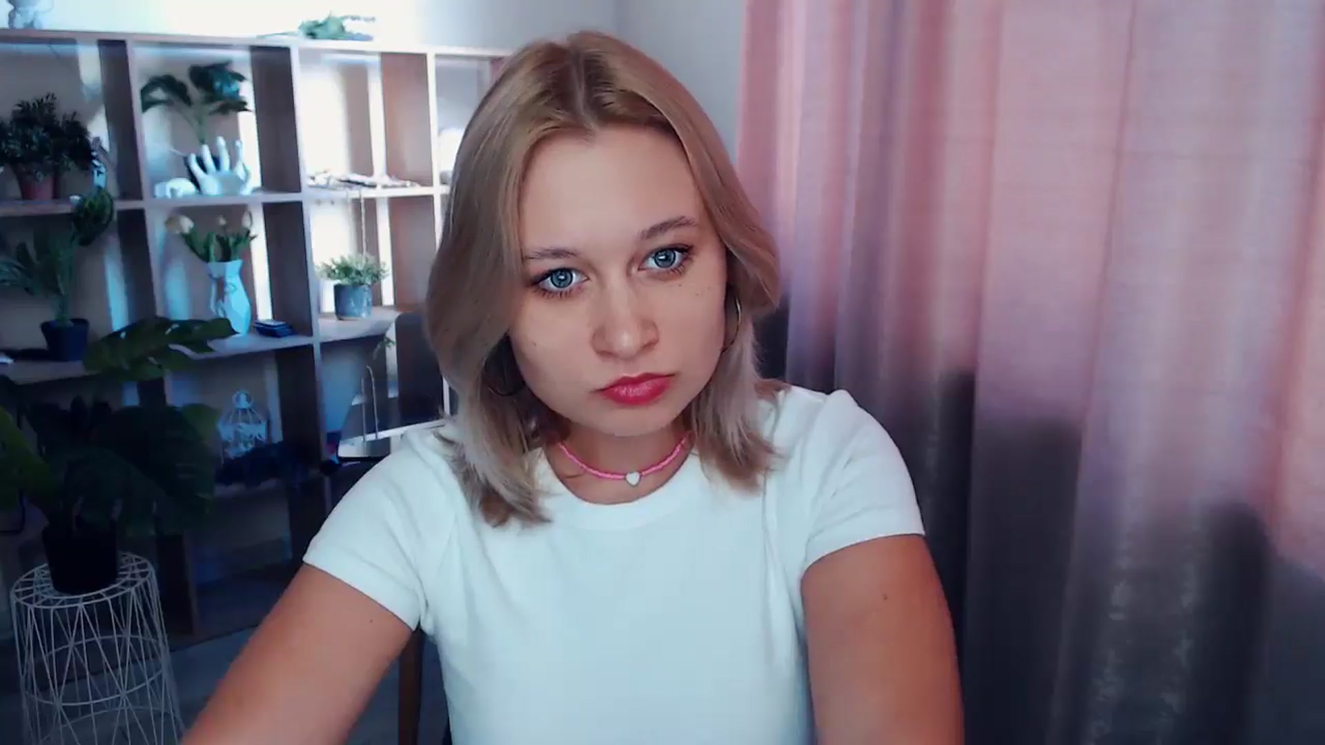 Gallery image thumbnail from Kukla_kolduna's myfreecams stream on, 03/20/2025, 15:35 image 2 of 20