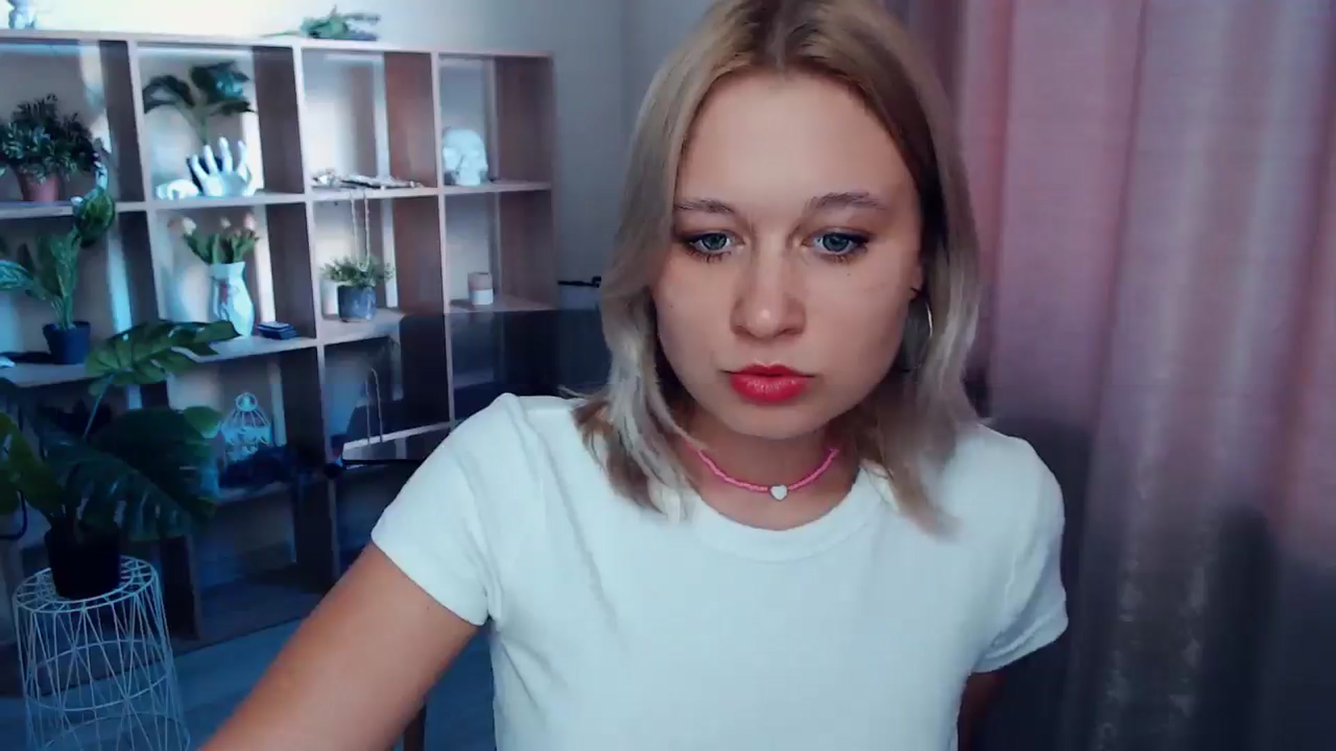 Gallery image thumbnail from Kukla_kolduna's myfreecams stream on, 03/20/2025, 15:35 image 16 of 20