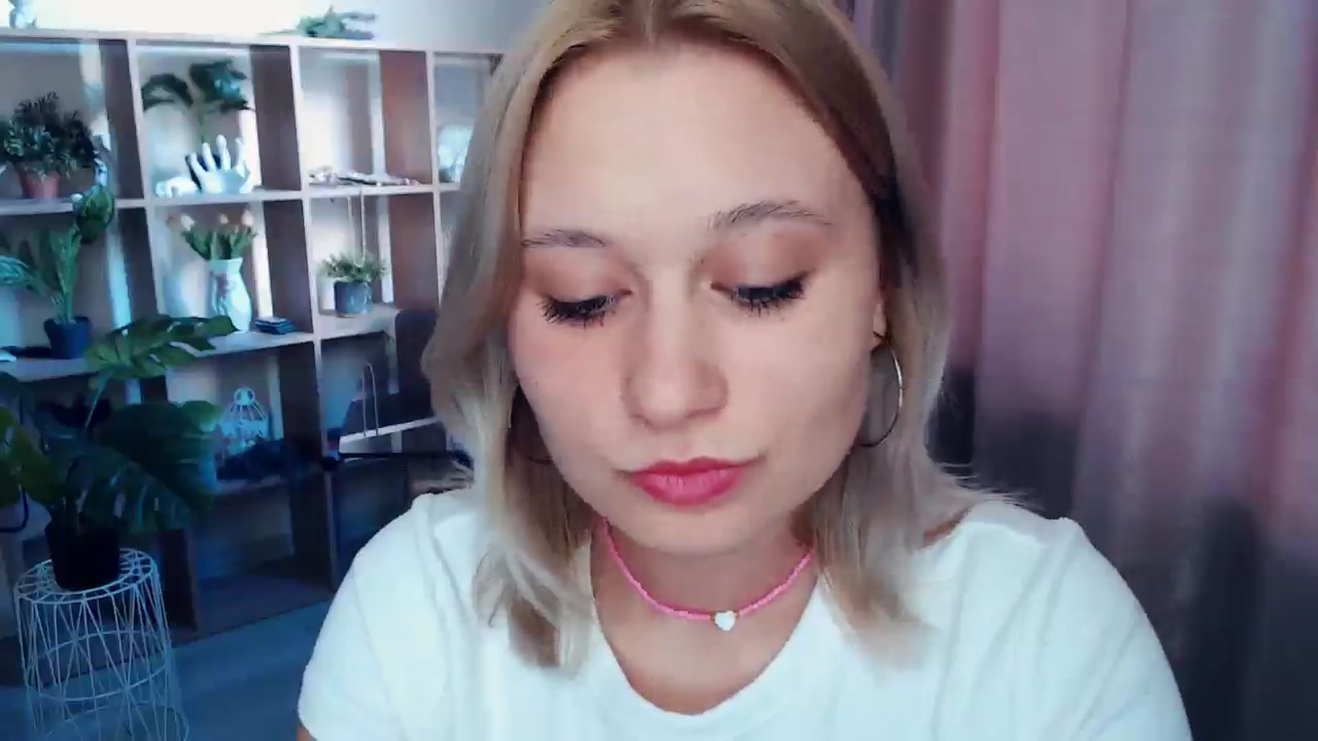 Gallery image thumbnail from Kukla_kolduna's myfreecams stream on, 03/20/2025, 15:35 image 15 of 20