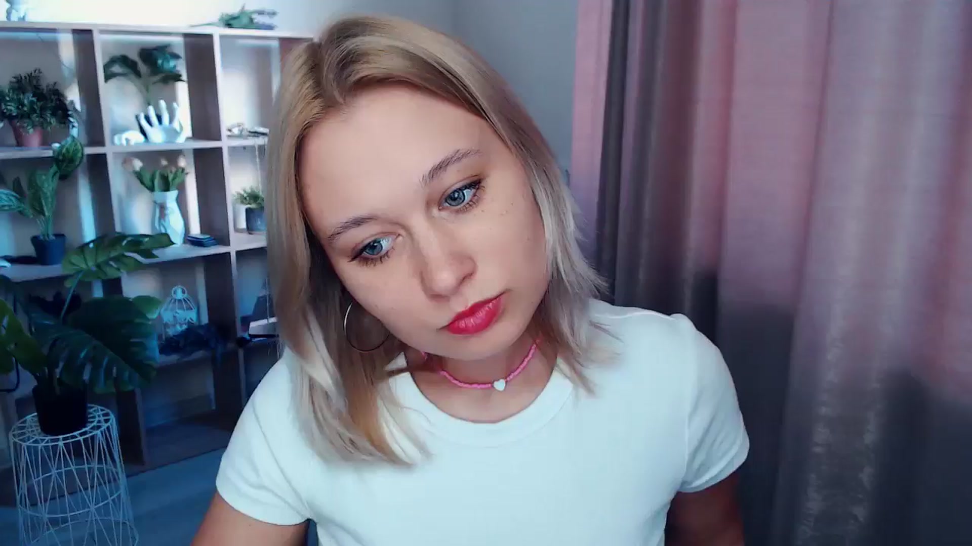 Gallery image thumbnail from Kukla_kolduna's myfreecams stream on, 03/20/2025, 15:35 image 17 of 20