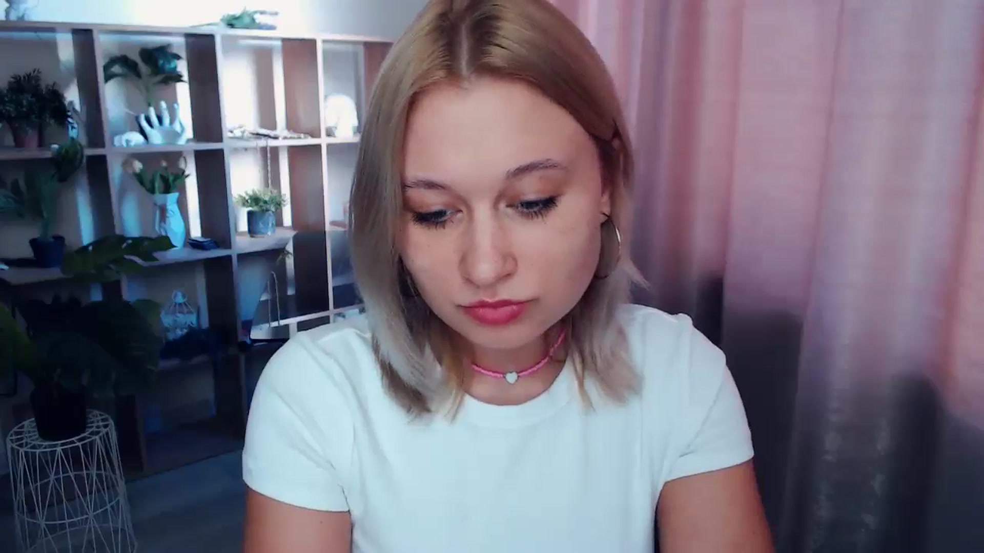 Gallery image thumbnail from Kukla_kolduna's myfreecams stream on, 03/20/2025, 15:35 image 5 of 20