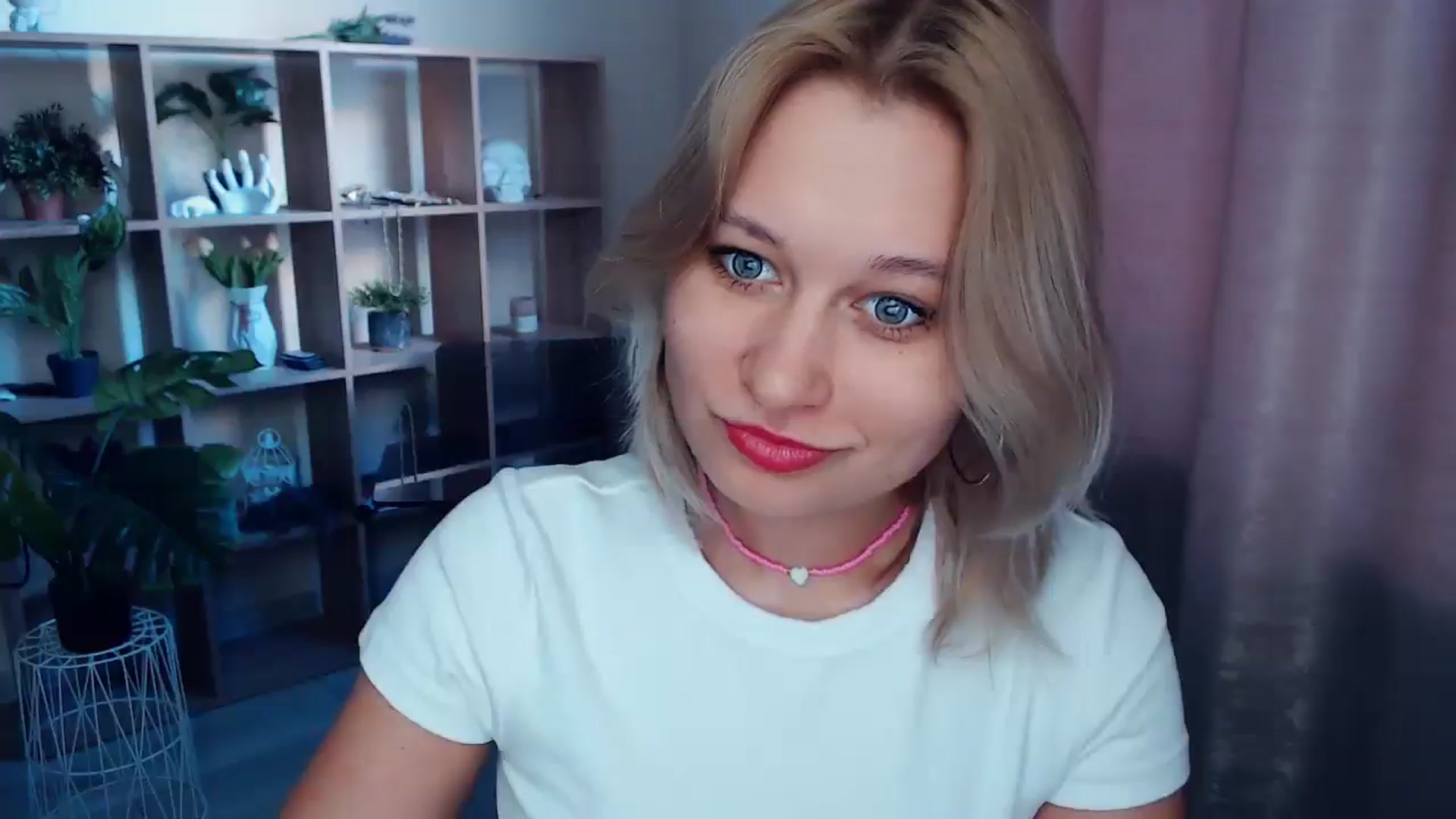 Gallery image thumbnail from Kukla_kolduna's myfreecams stream on, 03/20/2025, 15:35 image 19 of 20