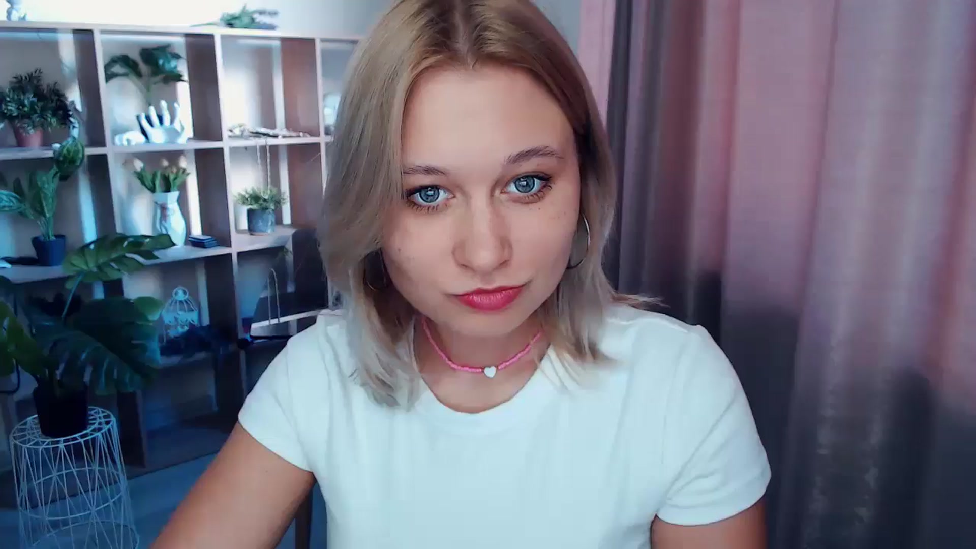Gallery image thumbnail from Kukla_kolduna's myfreecams stream on, 03/20/2025, 15:35 image 14 of 20