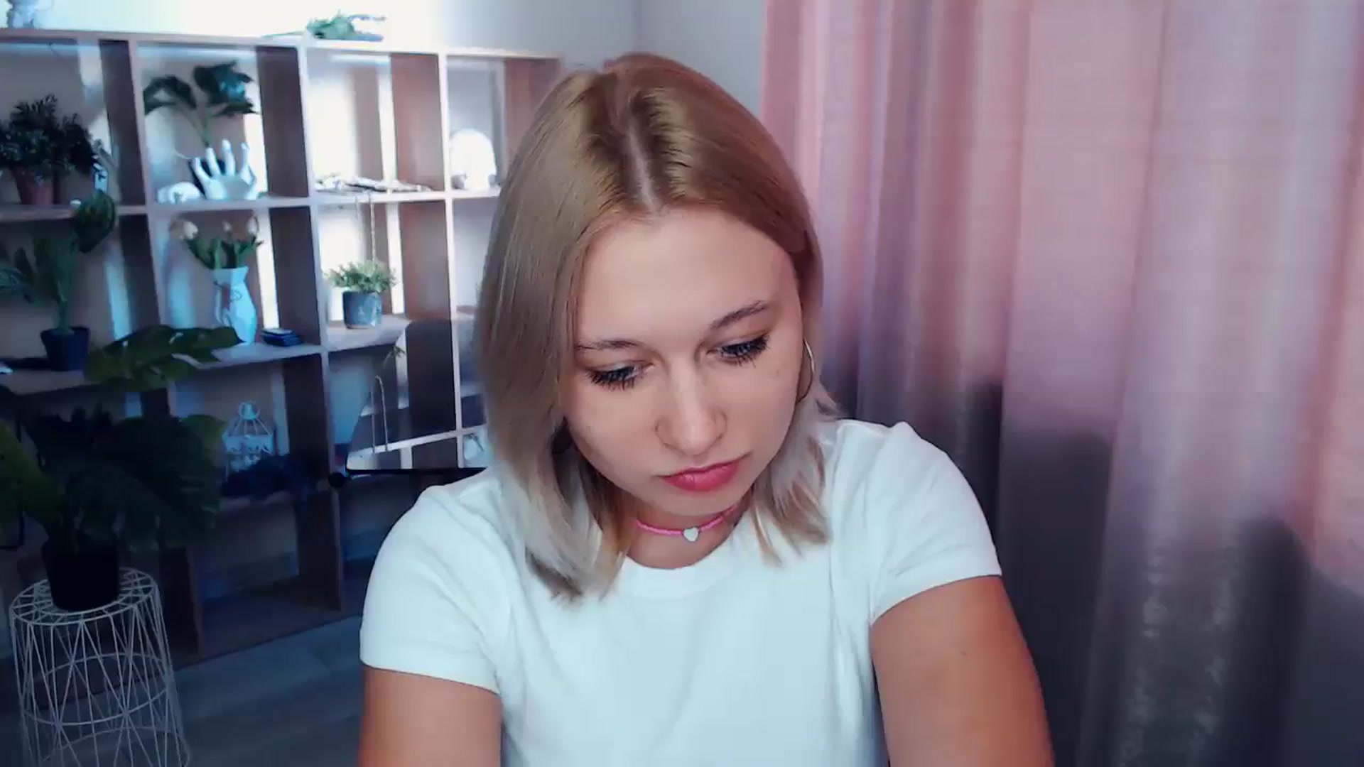 Gallery image thumbnail from Kukla_kolduna's myfreecams stream on, 03/20/2025, 15:35 image 6 of 20