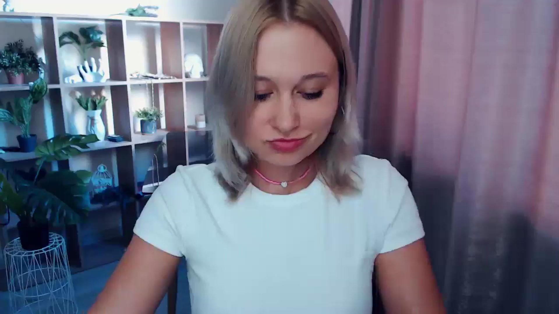 Gallery image thumbnail from Kukla_kolduna's myfreecams stream on, 03/20/2025, 15:35 image 9 of 20