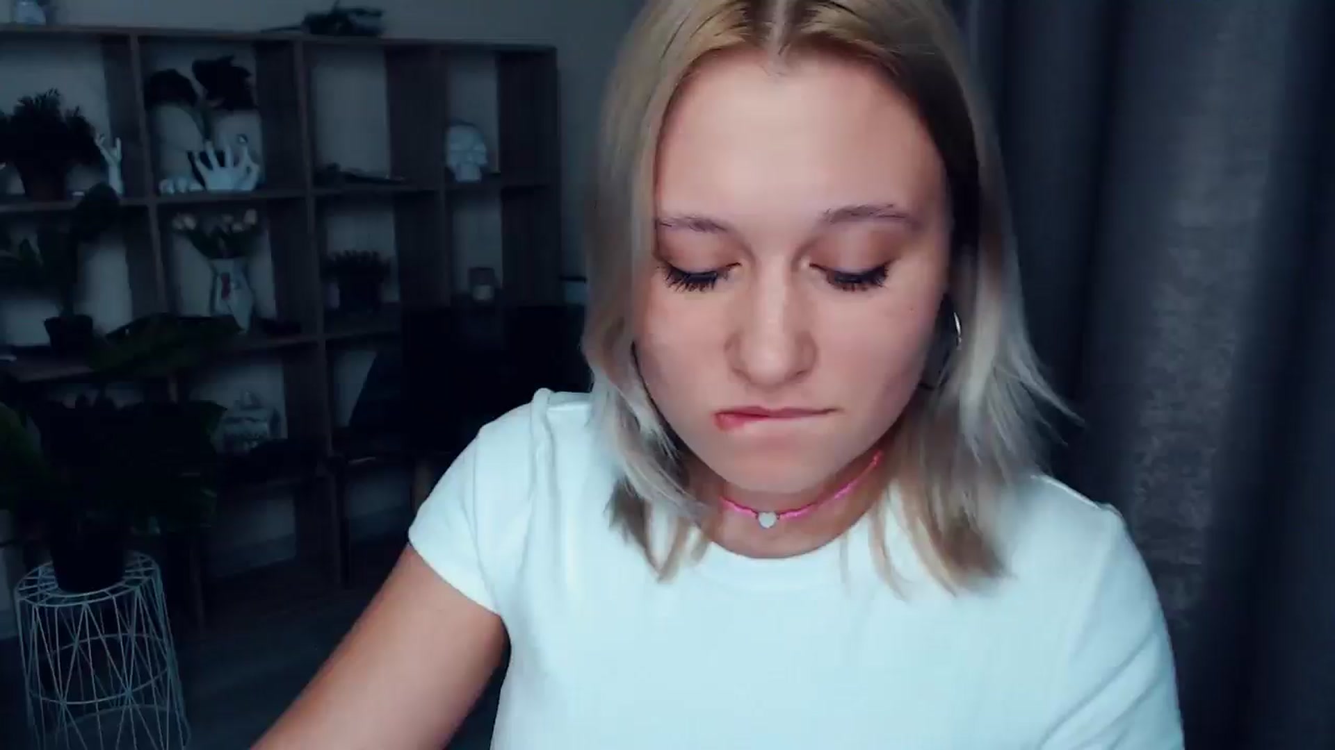 Gallery image thumbnail from Kukla_kolduna's myfreecams stream on, 03/20/2025, 18:51 image 13 of 20